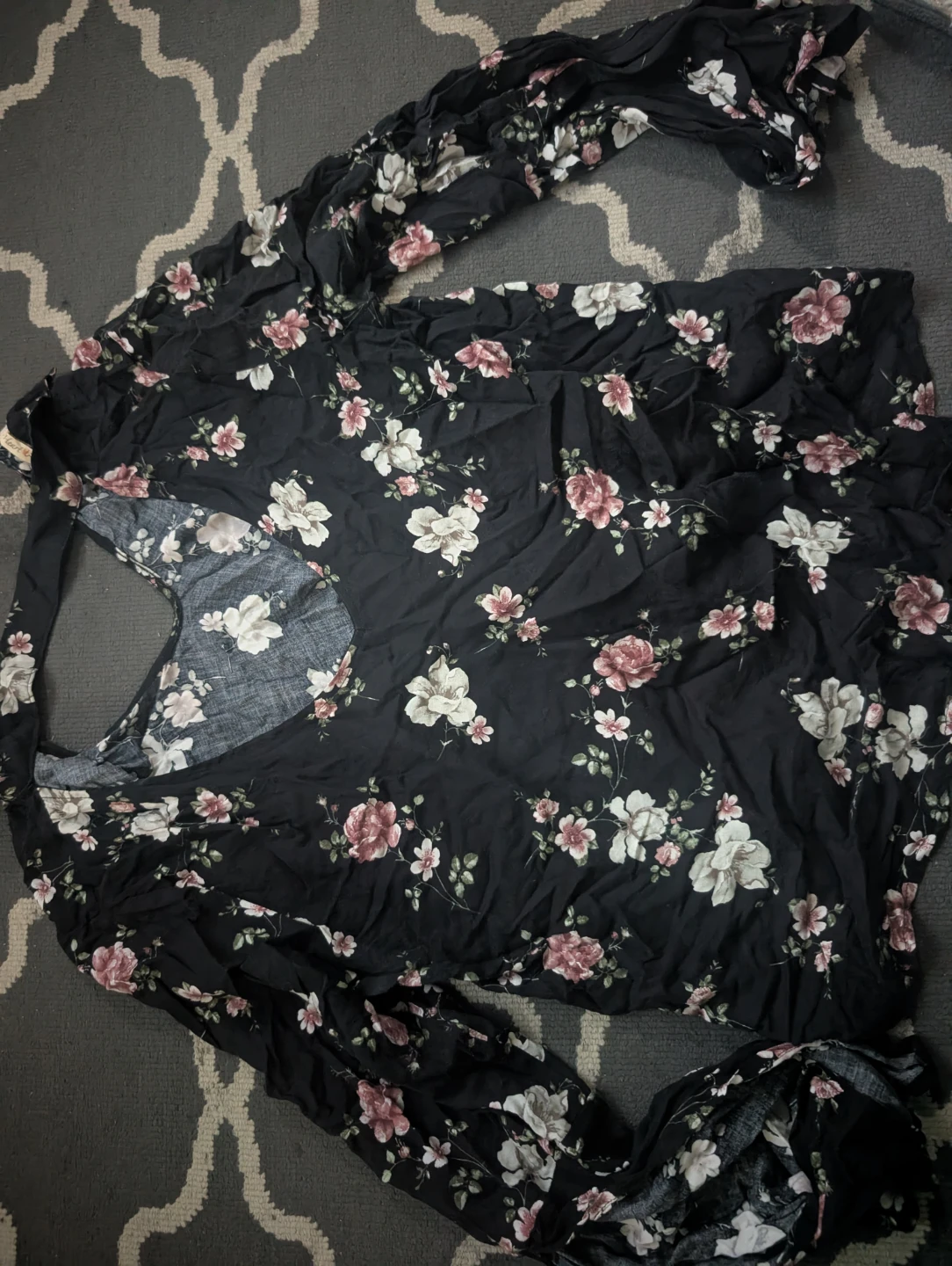 Heart & Soul Floral Long Sleeve Top size Medium