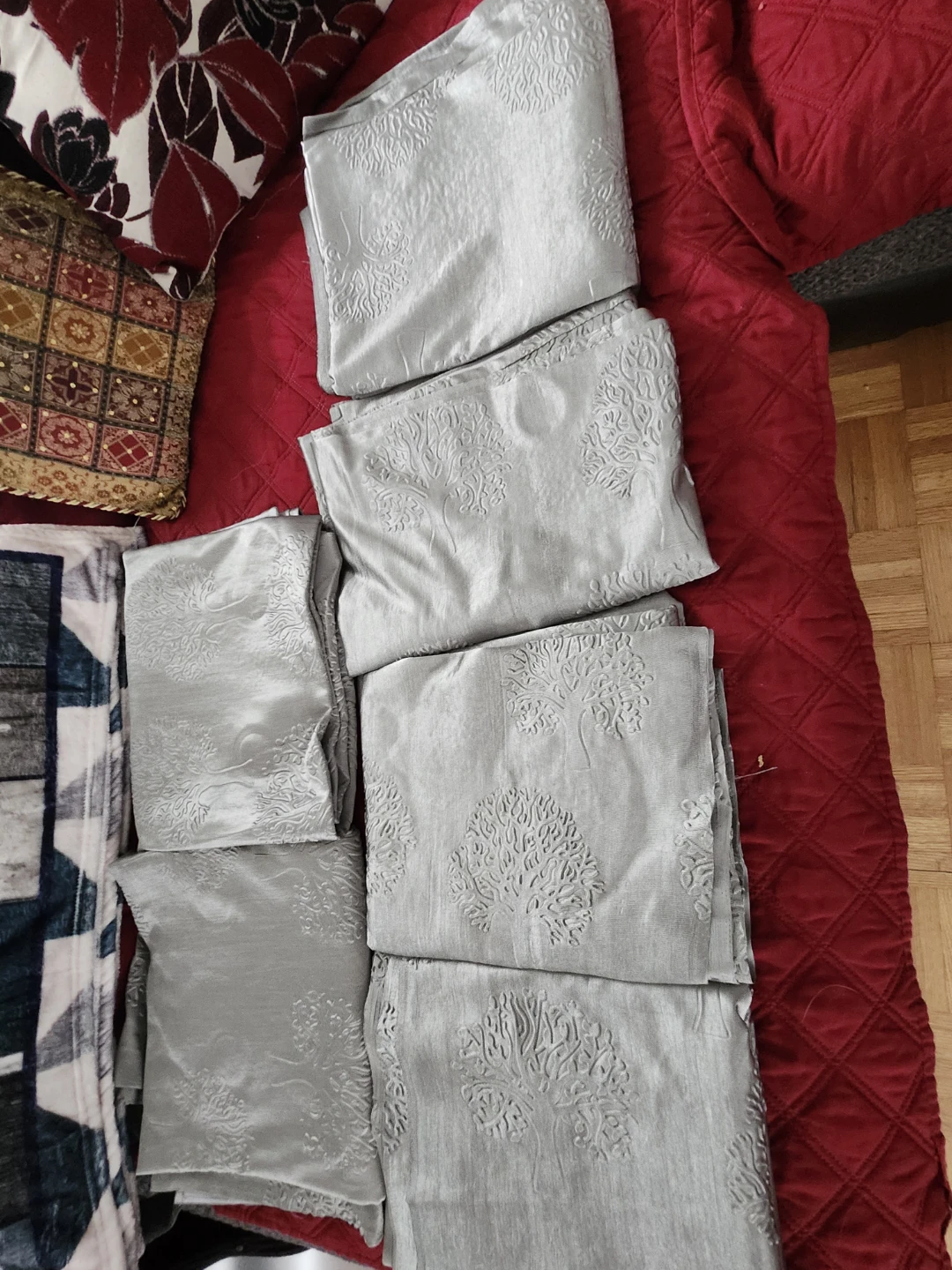 6 panels of grey tree pattern curtains 48"x84" - photo 5