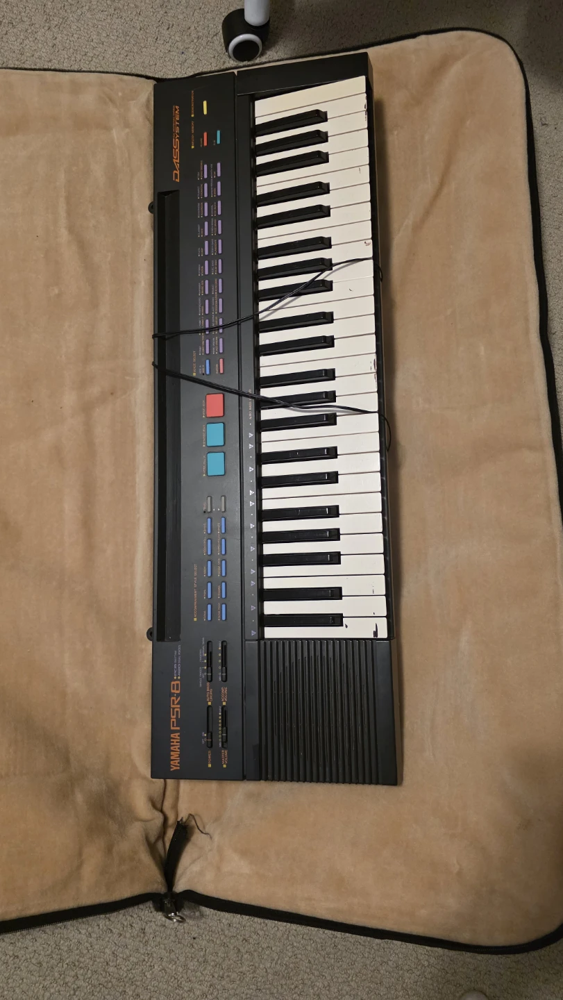 Yamaha PSR-8 Keyboard with Case
