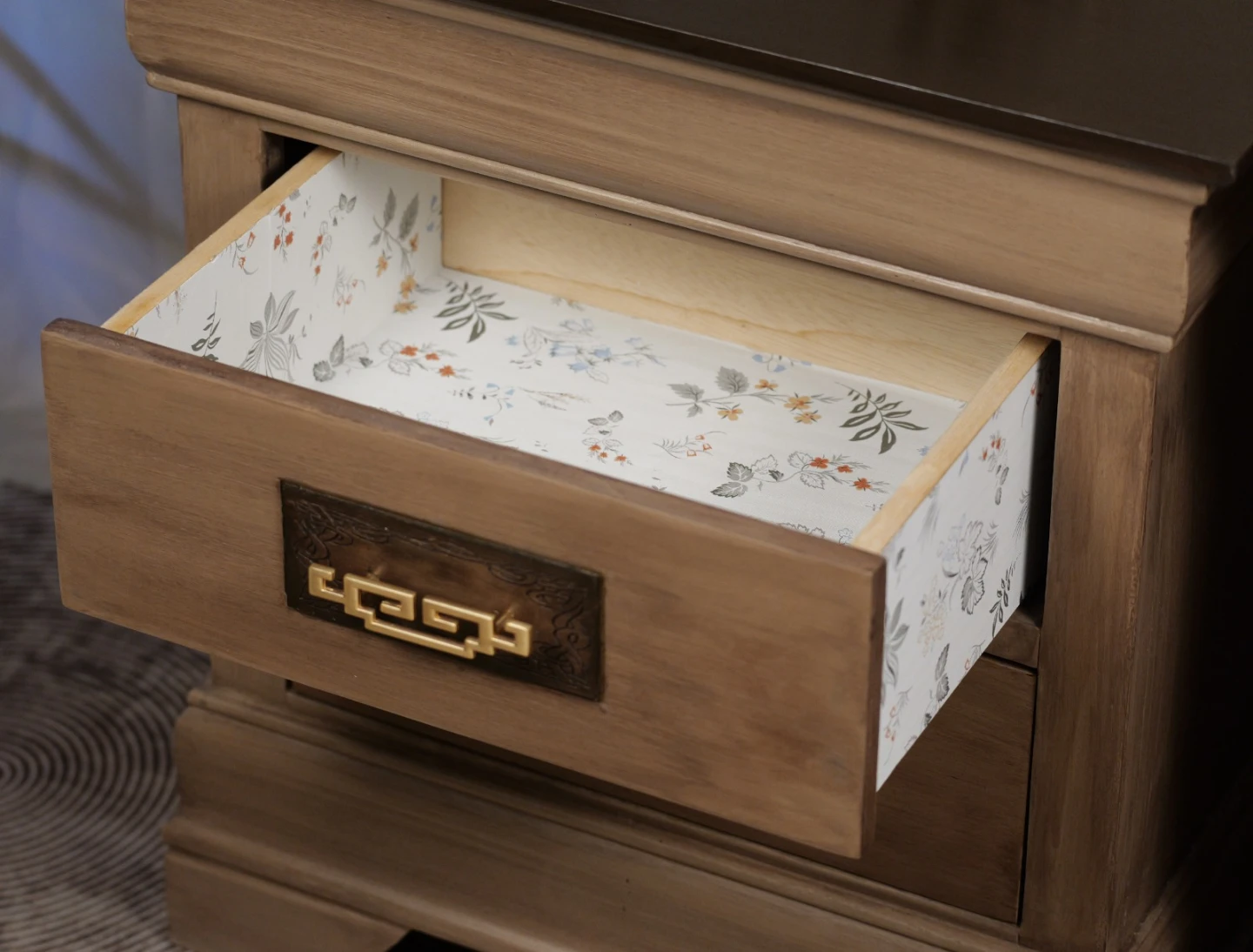 Vintage Style Nightstands/Side Tables - photo 4
