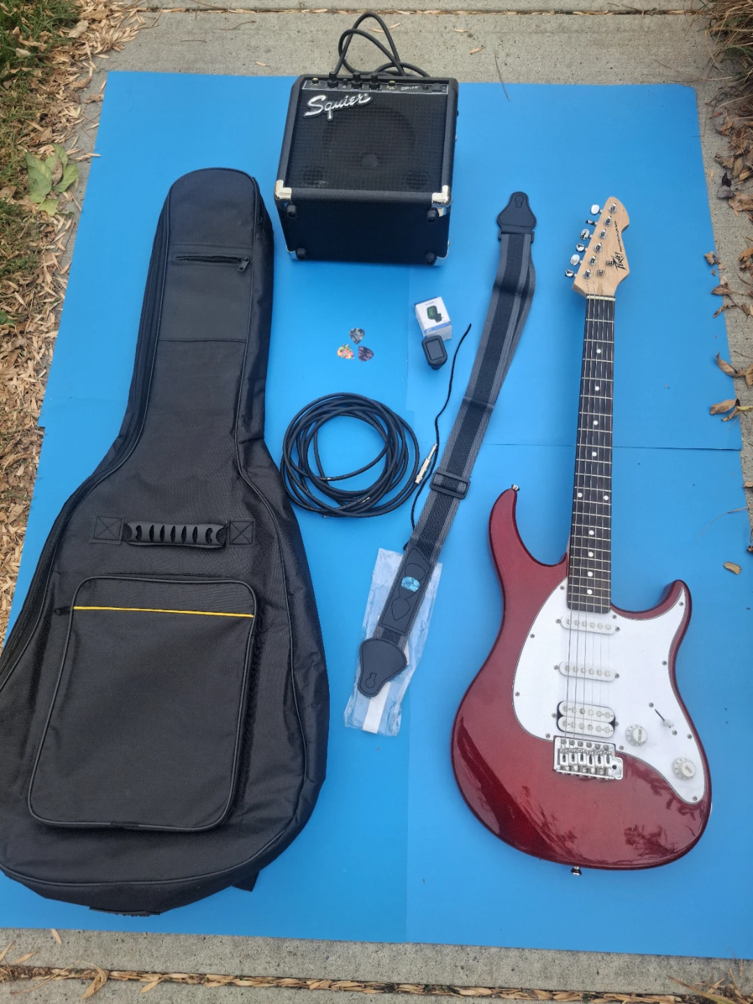 Peavey Raptor Plus EXP Starter Bundle – Red Finish (HSS Layout)