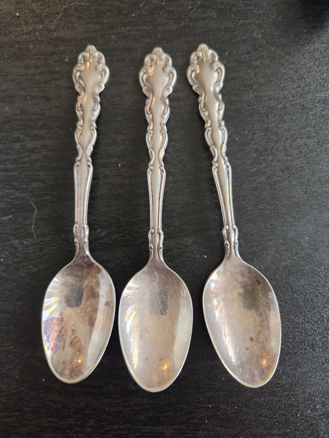 Oneida Deluxe Stainless Steel spoons
