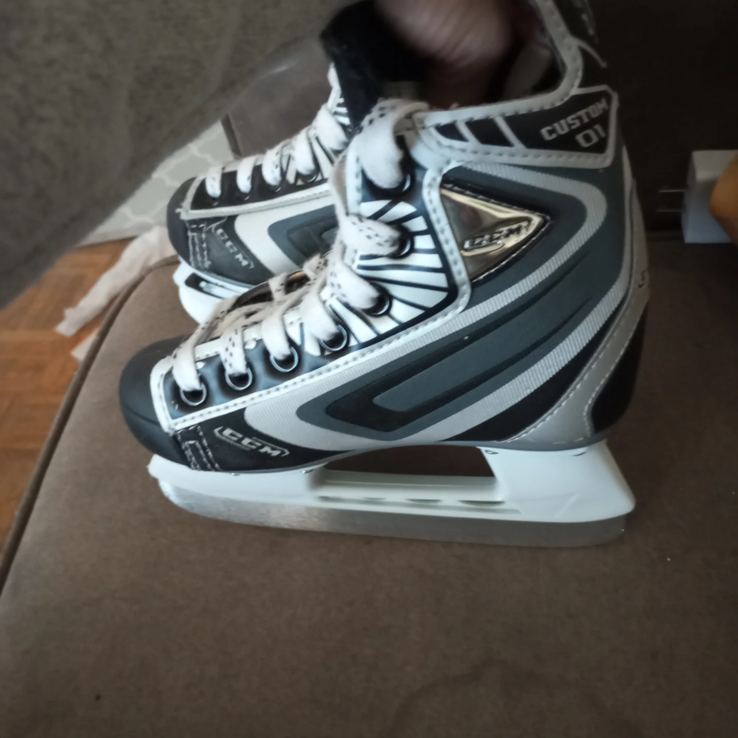 Boys hockey pair  of Skates - photo 4