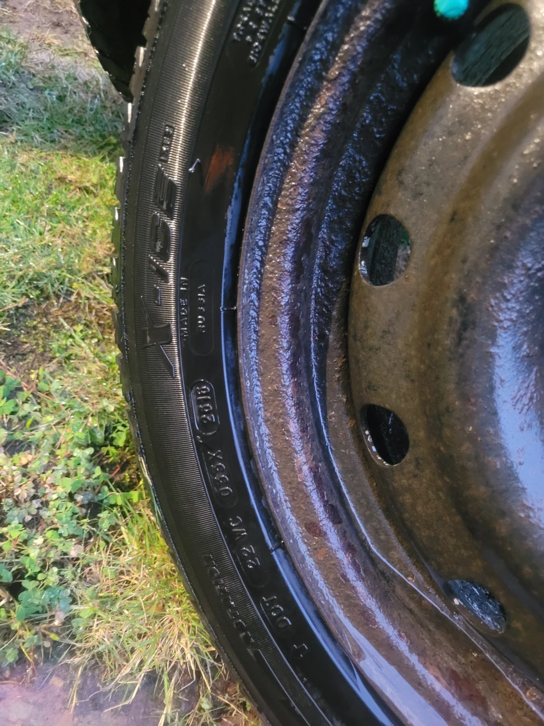 Michelin X-Ice Snow Tires 205/55R16 M+S with rims - photo 2