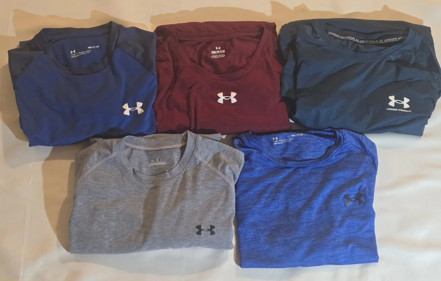 Men's SMALL Under Armour t-shirts(5).  EUC.