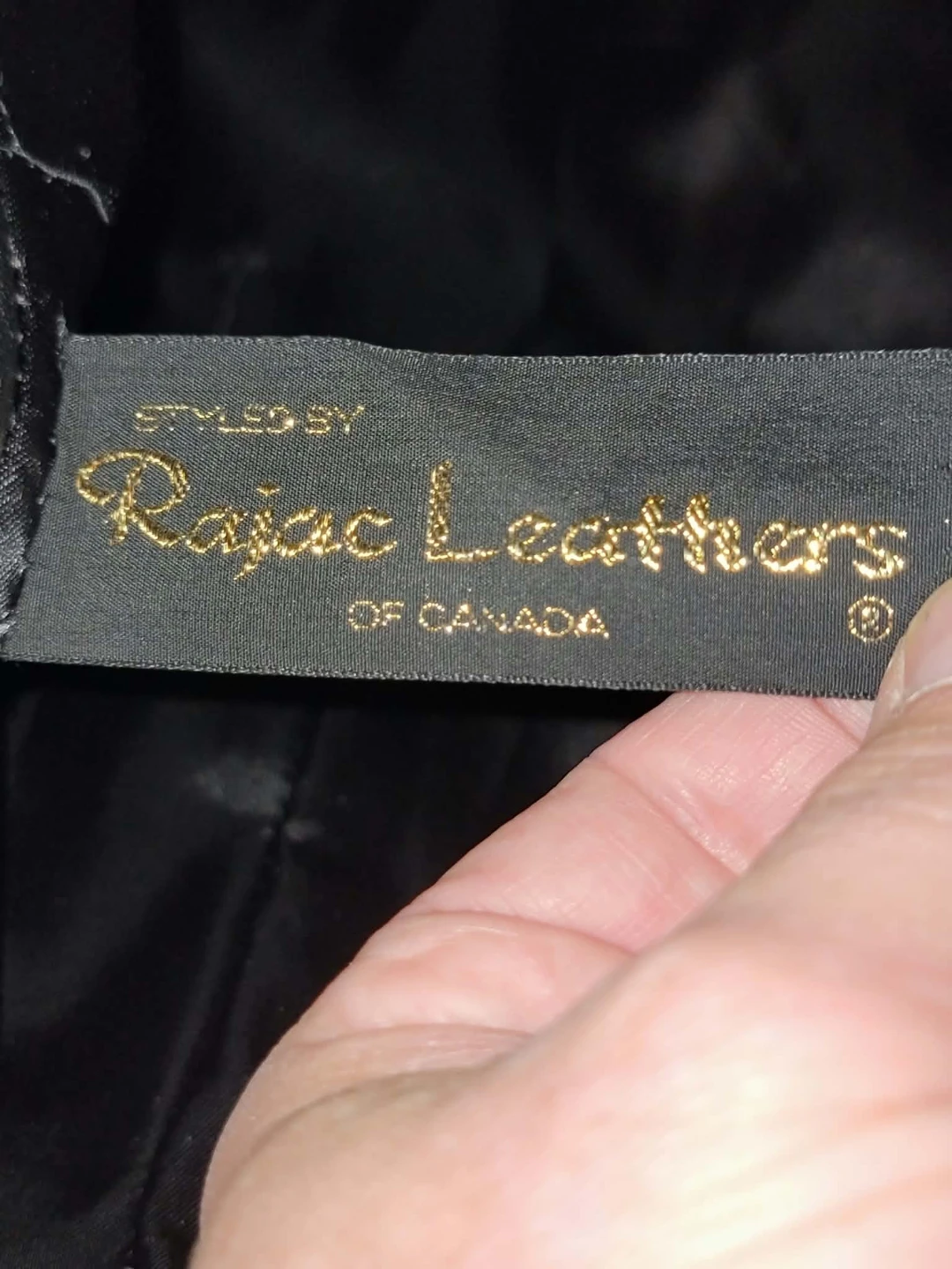 Black leather Trench Coat with REAL FUR Collar - photo 4