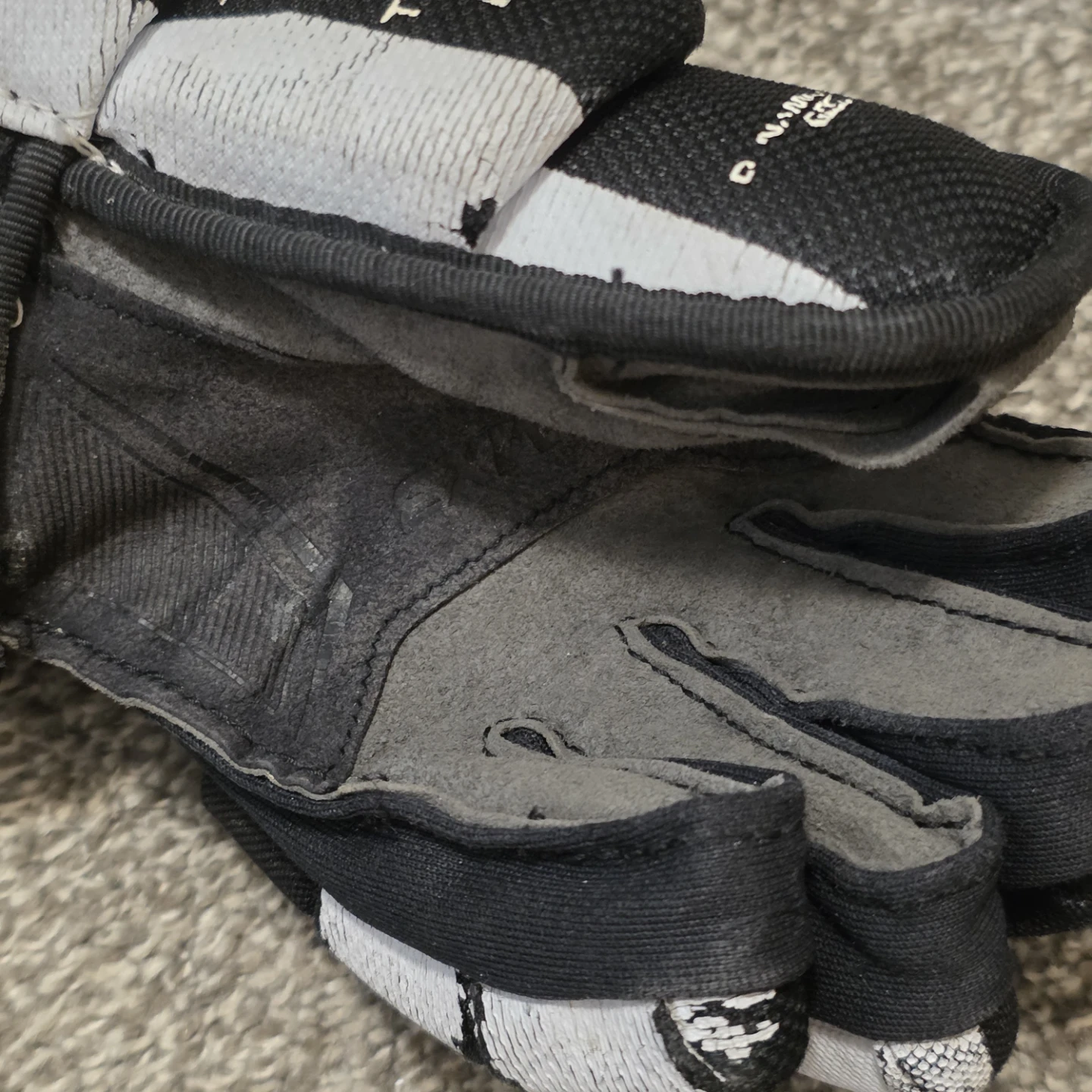 Bauer TotalOne MX3 Hockey Gloves - photo 3
