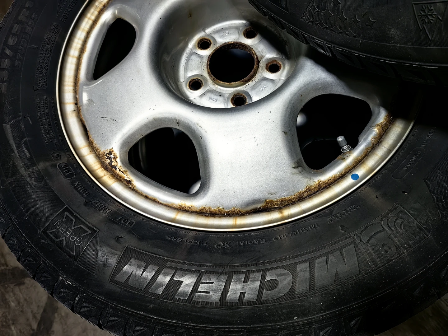 Set of 4 Michelin Latitude Winter Tires on Rims - photo 2