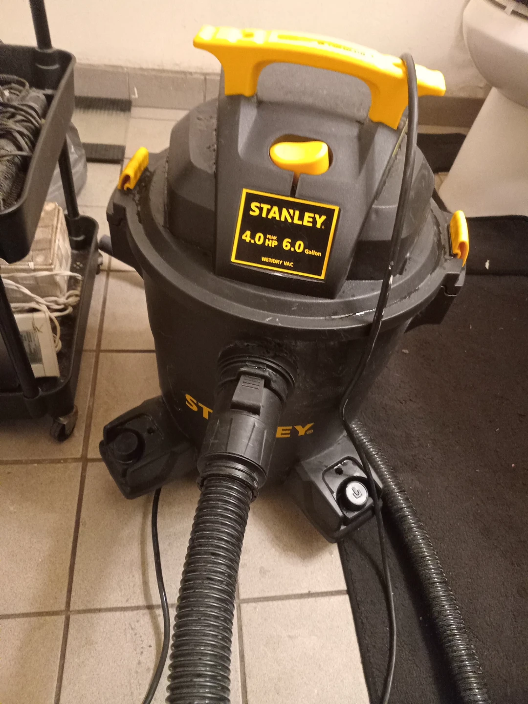 Stanley 6 Gallon Wet/Dry Vacuum,