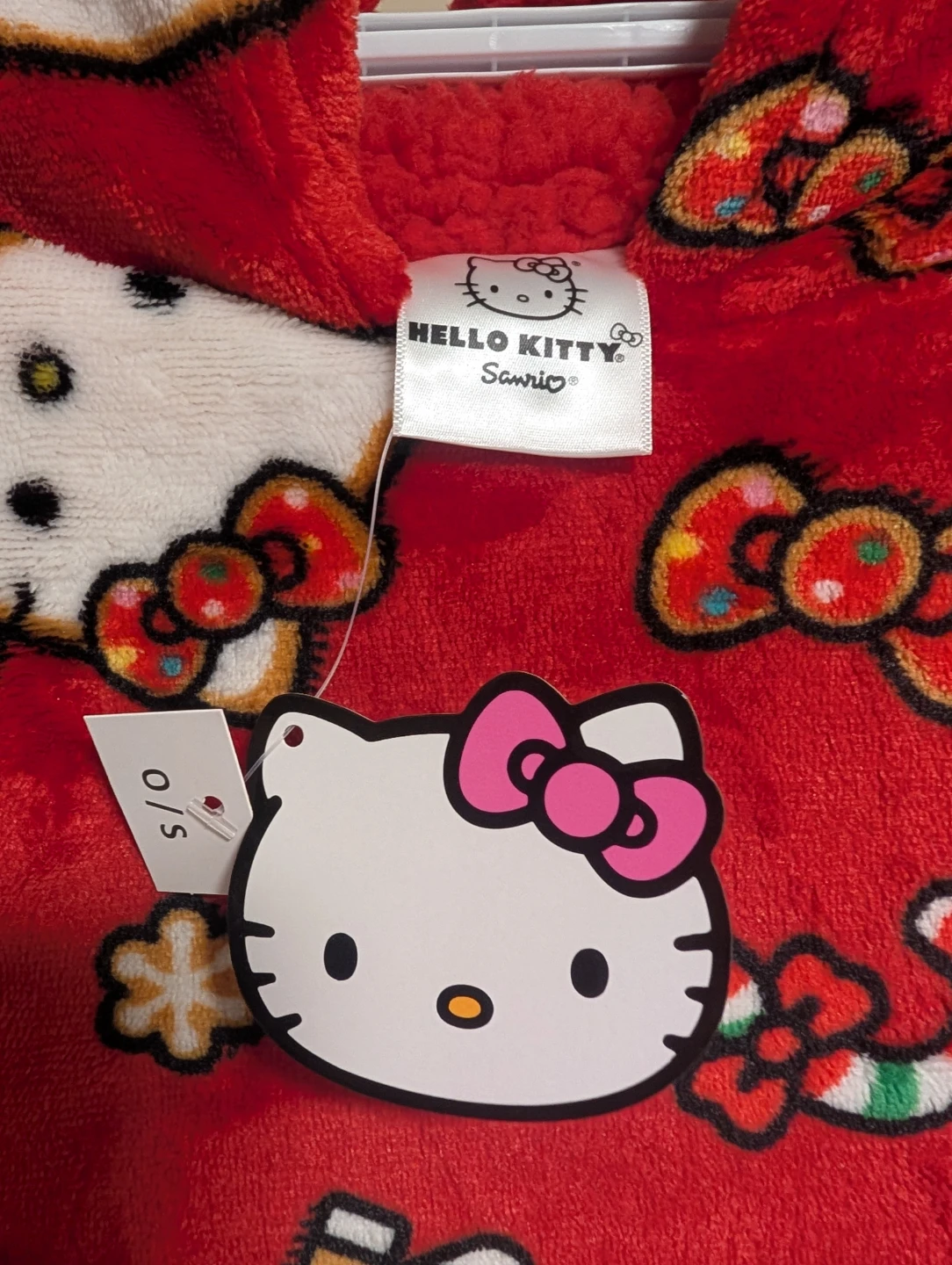 NEW Hello Kitty Holiday Wearable Blanket Hoodie Adult One Size - photo 5