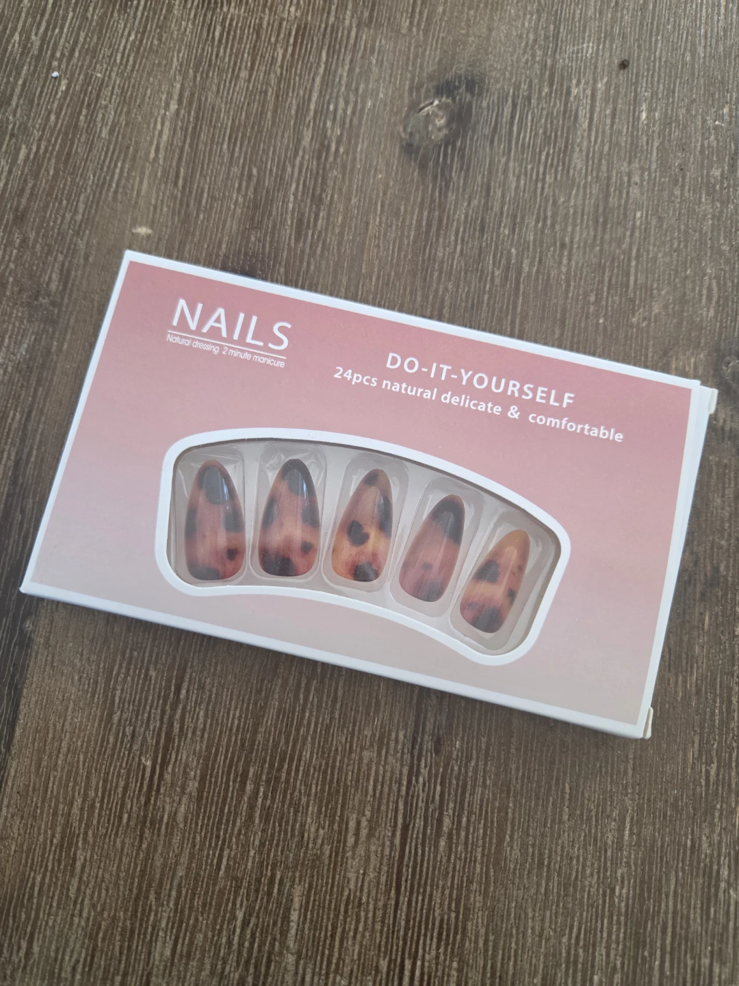 DIY Press-on Nails - Tortoiseshell Pattern