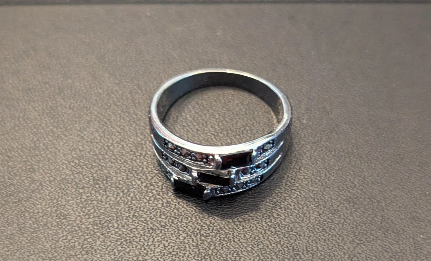 Black Stone and Marcasite Ring - photo 2