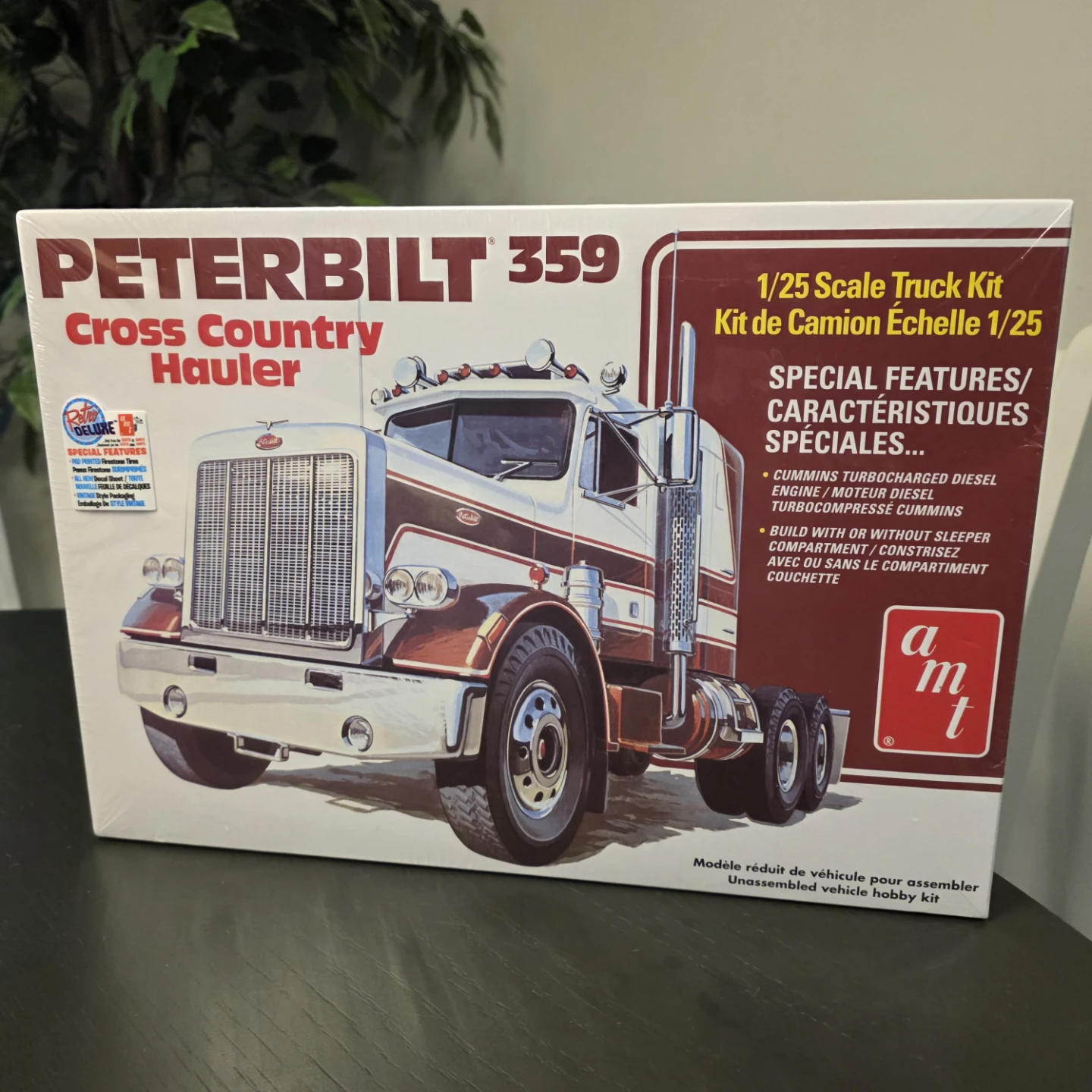 AMT Peterbilt 359 Cross Country Hauler Model Kit
