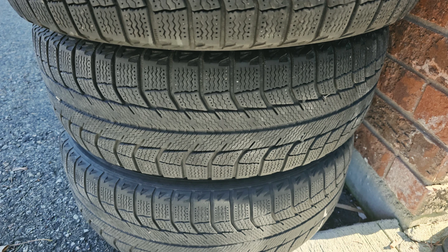 Set of 4 Michelin Energy Tires with Rims P205/65R16 - photo 4