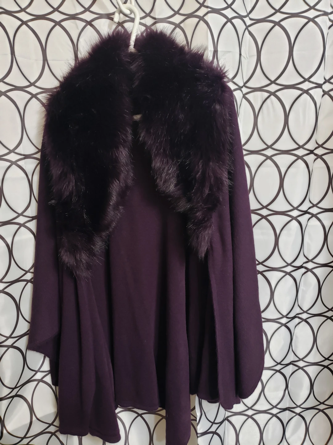 Purple Faux Fur Trim Cape - photo 3