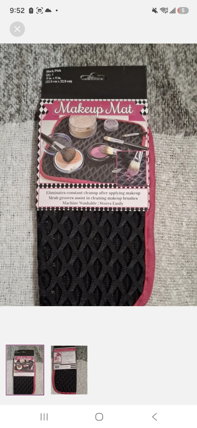 Black and Pink Makeup Mat