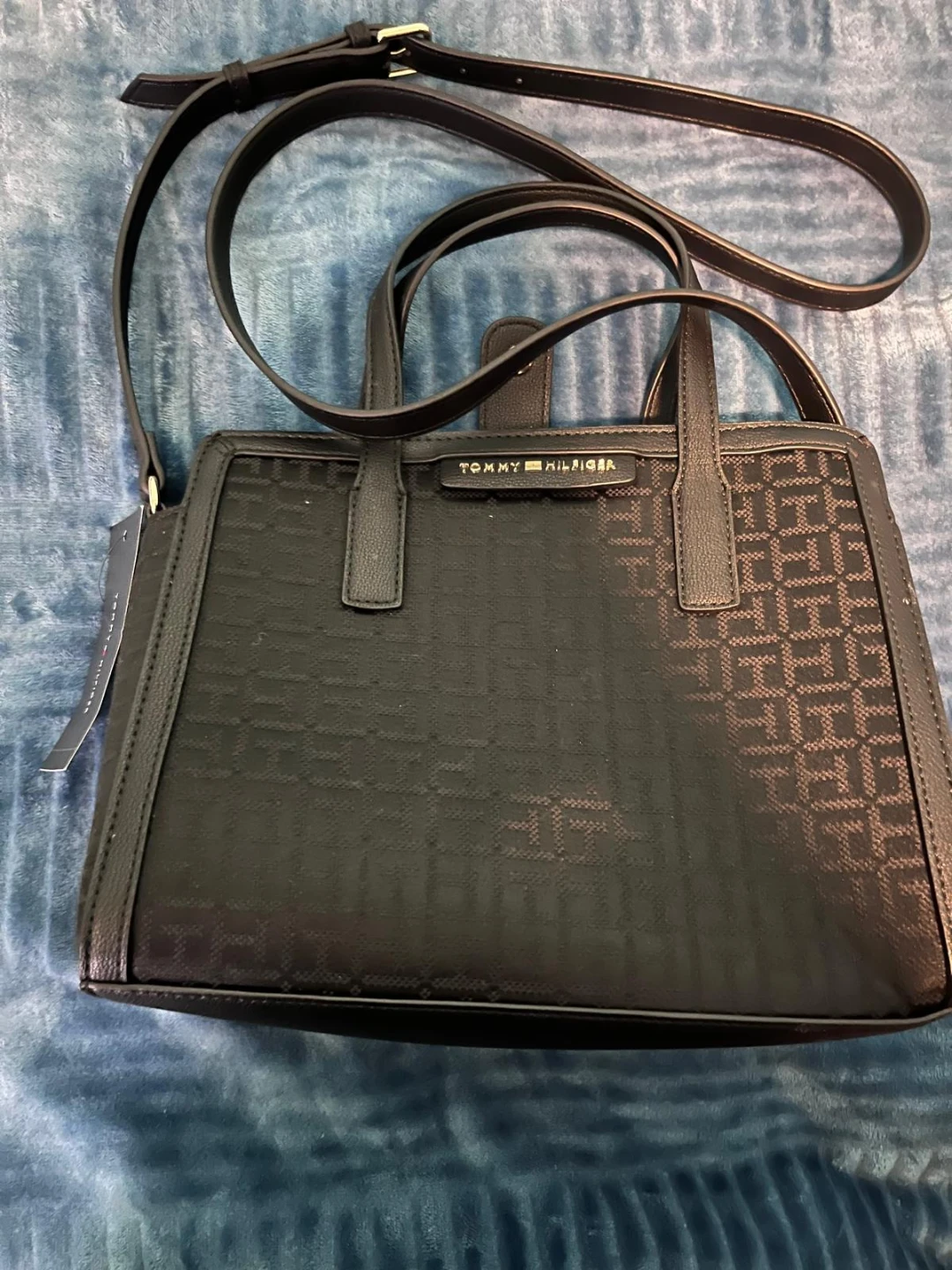 Selection of Tommy Hilfiger and Guess Bags - photo 3