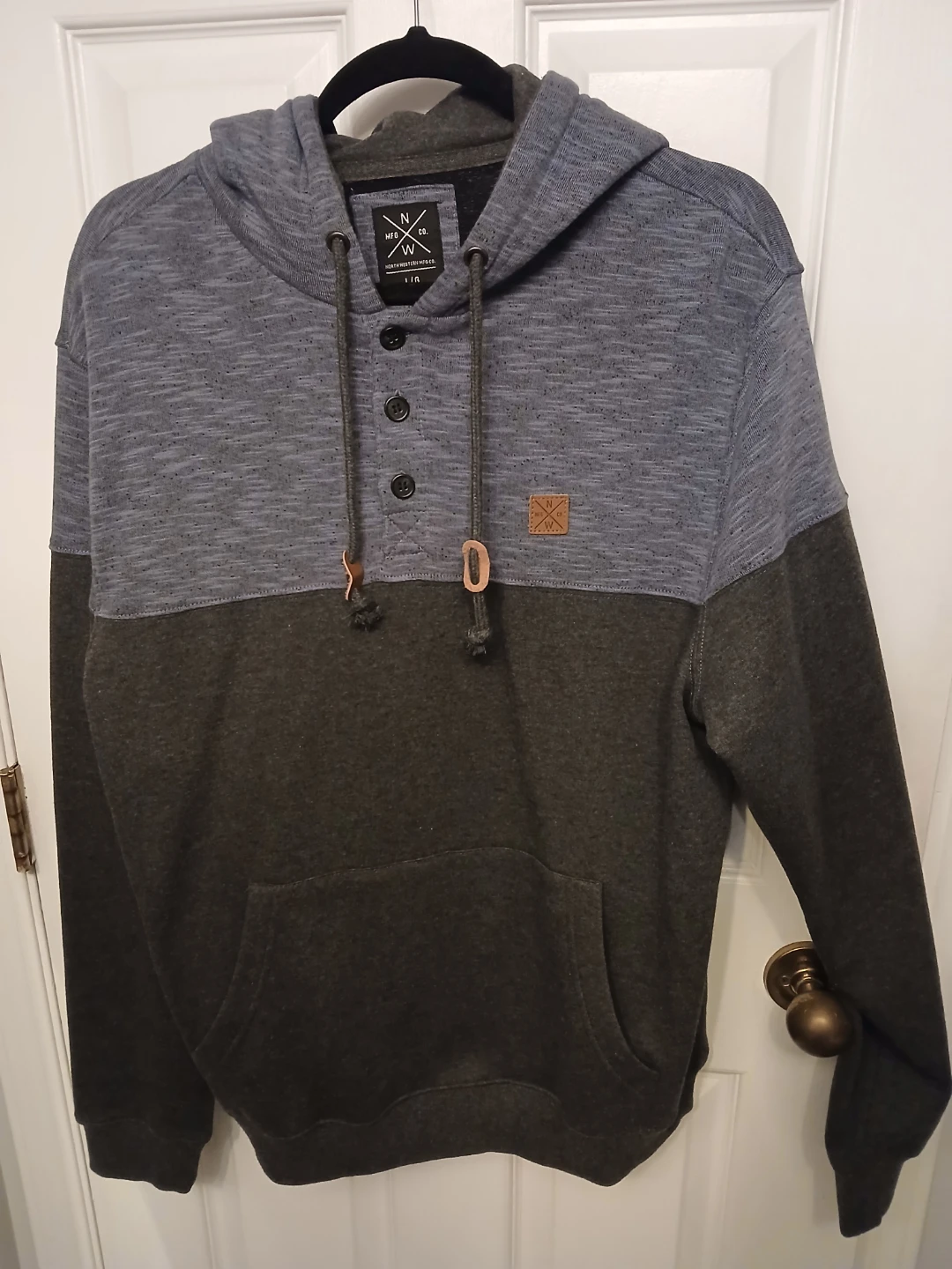 North Western Mfg Co. Hoodie - Large