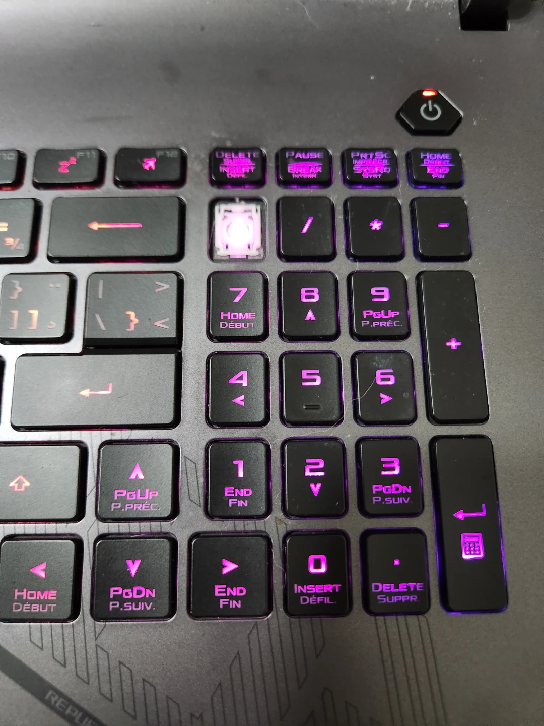 ASUS ROG Strix G18 Gaming Laptop - photo 2