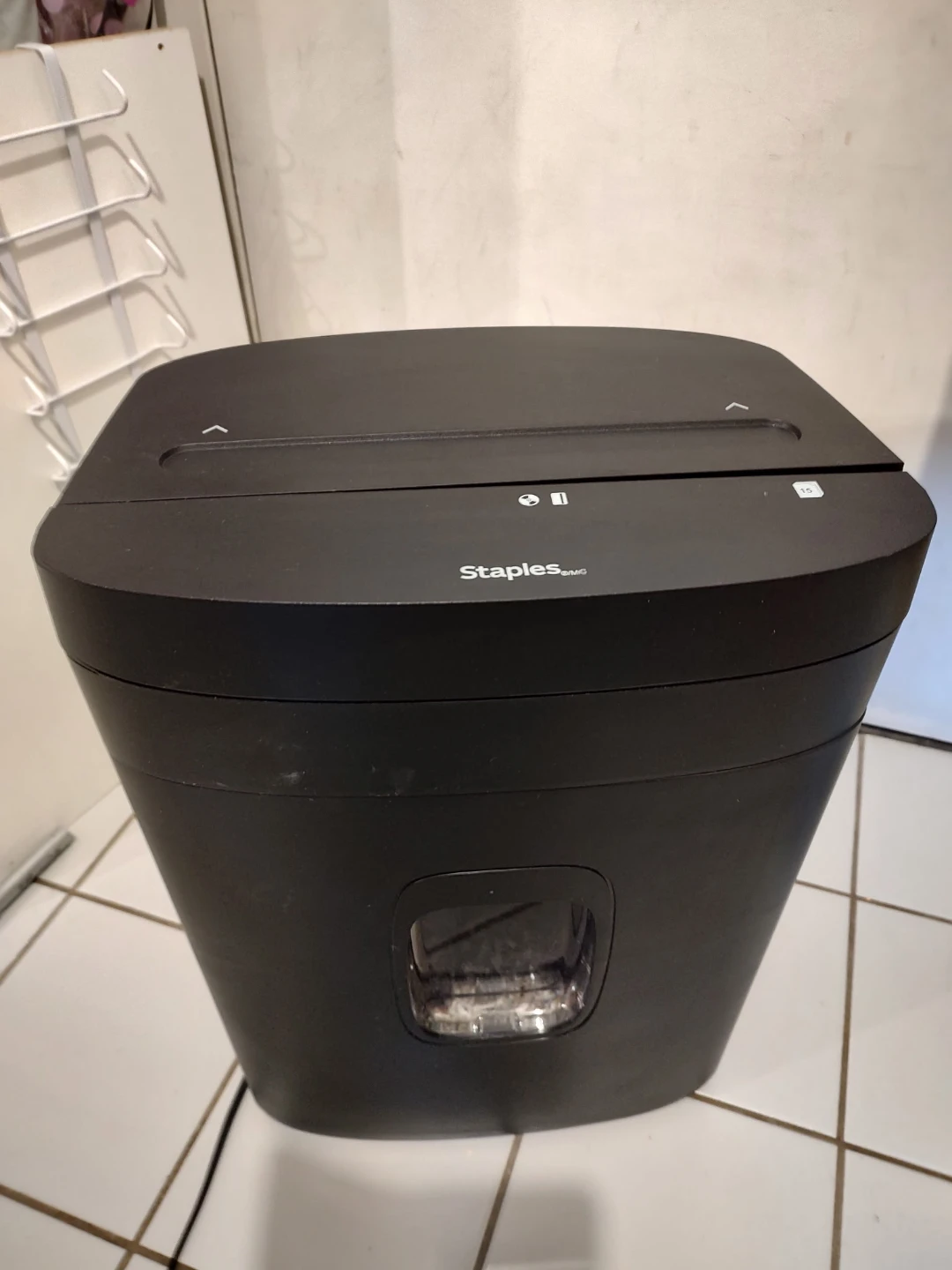 Staples 15-Sheet Heavy Duty Cross Cut Shredder