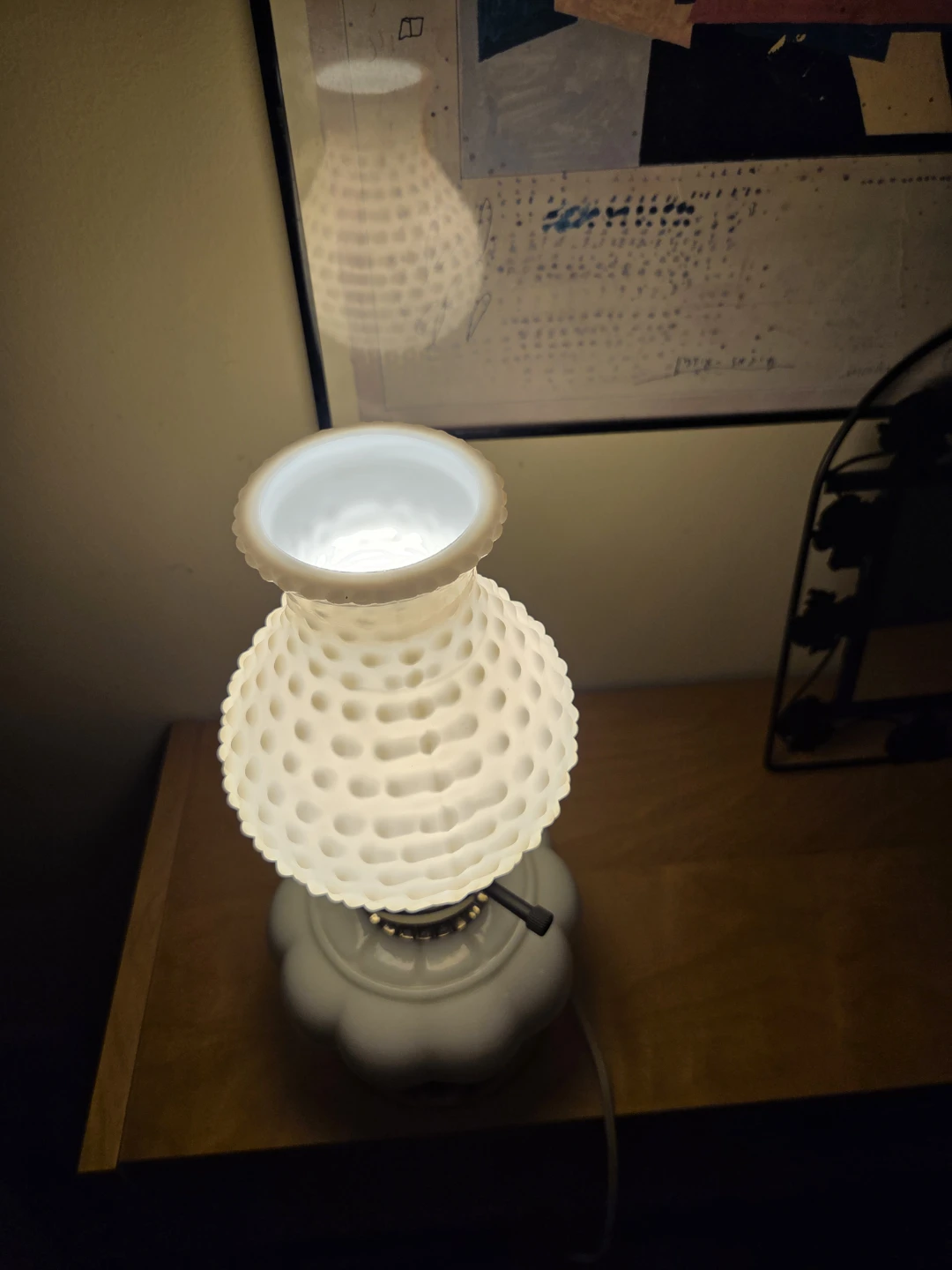 Vintage Milk Glass Hobnail Table Lamp - photo 3