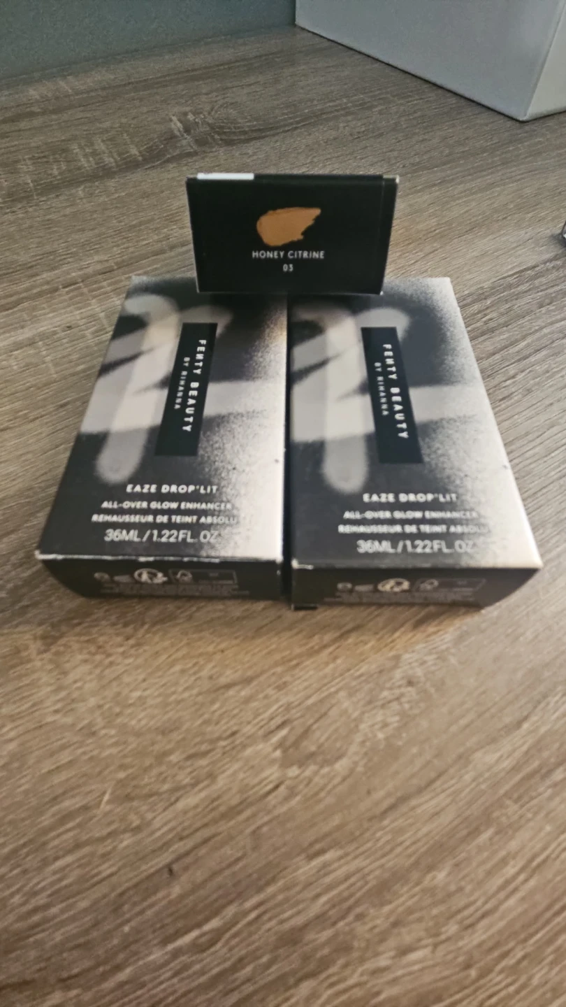 3 Fenty Beauty Eaze Drop'Lit - Honey Citrine 03