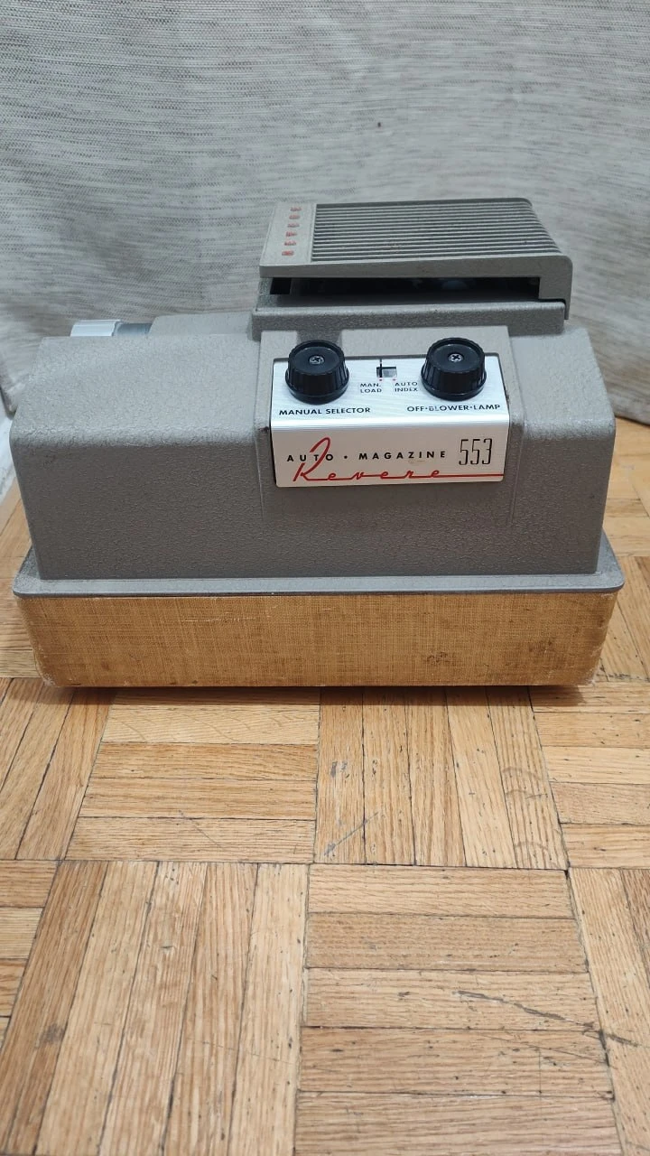Vintage Revere 553 Slide Projector (No Power Cord) - photo 4