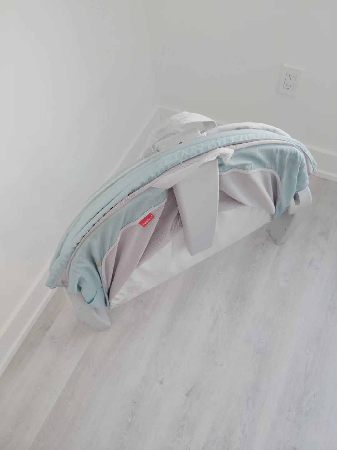 Fisher-Price On-the-Go Baby Dome