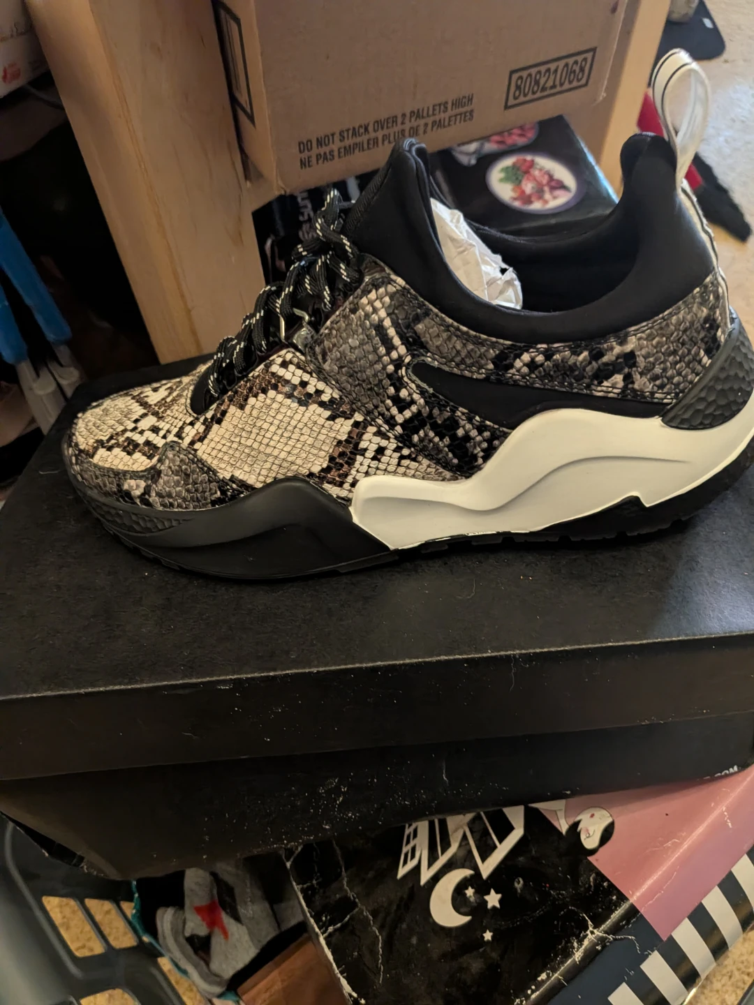 Kenneth Cole New York Snakeskin Sneakers - photo 2