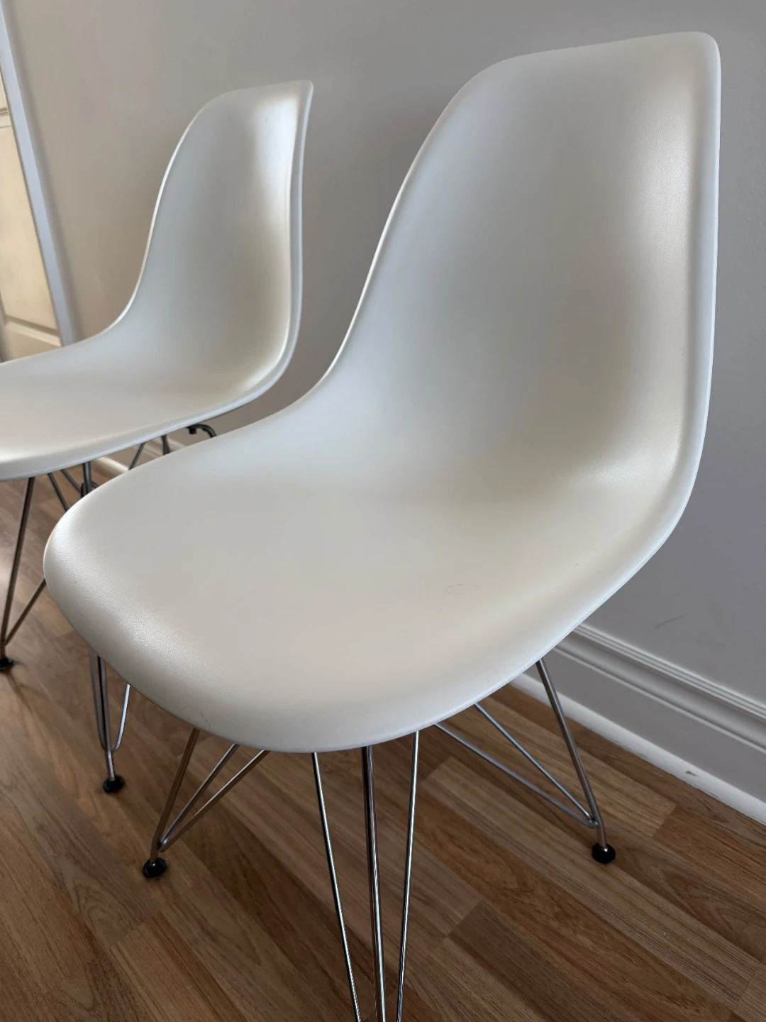 Set of 2 White Structube Eiffel Chairs - photo 2