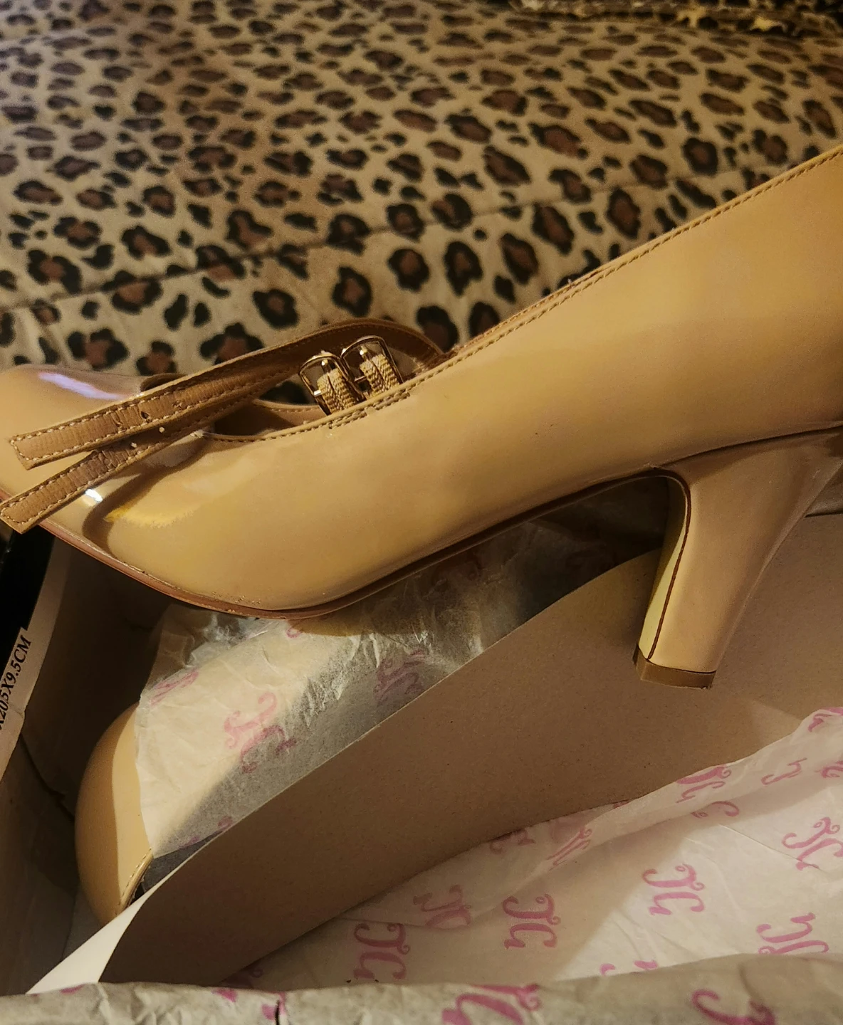 Journee Collection Nude Heels Size 10 - photo 4
