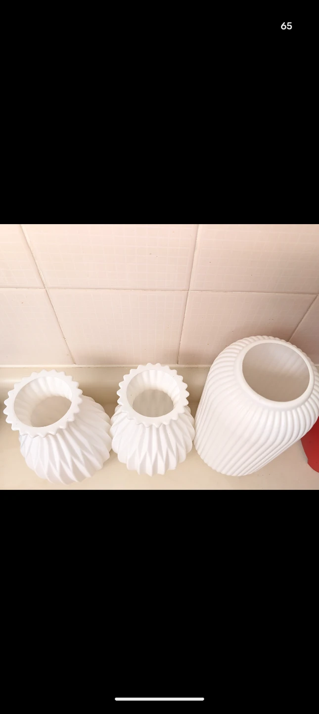 Set of Three White Textured Vases - photo 2