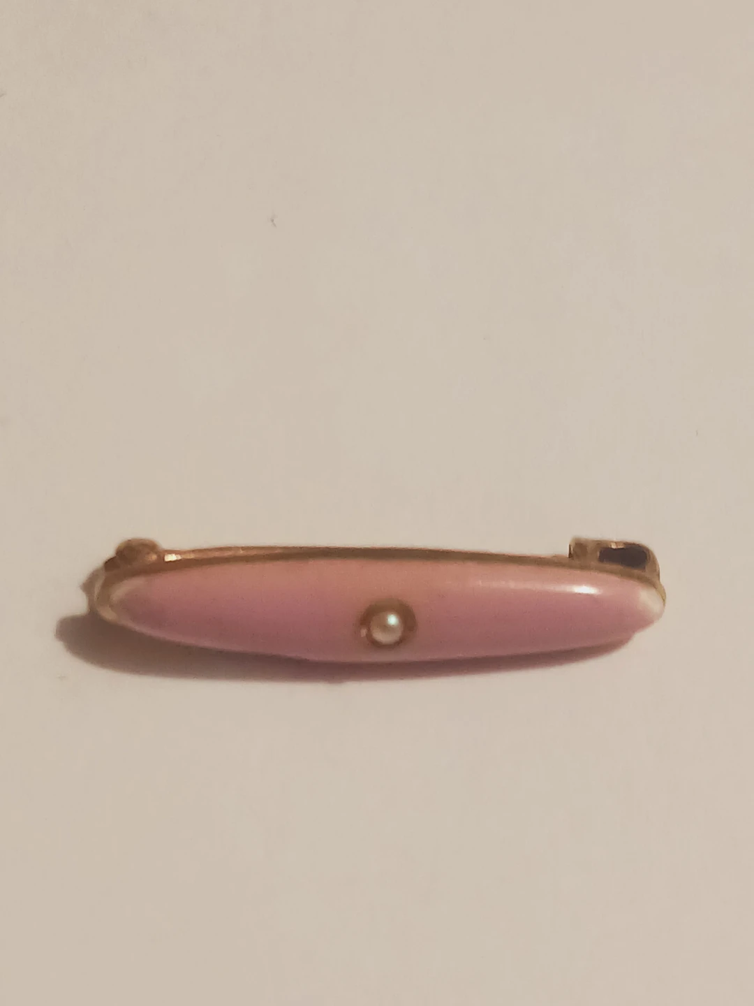 14K Gold Pink Enamelvon top small pin/ brooch