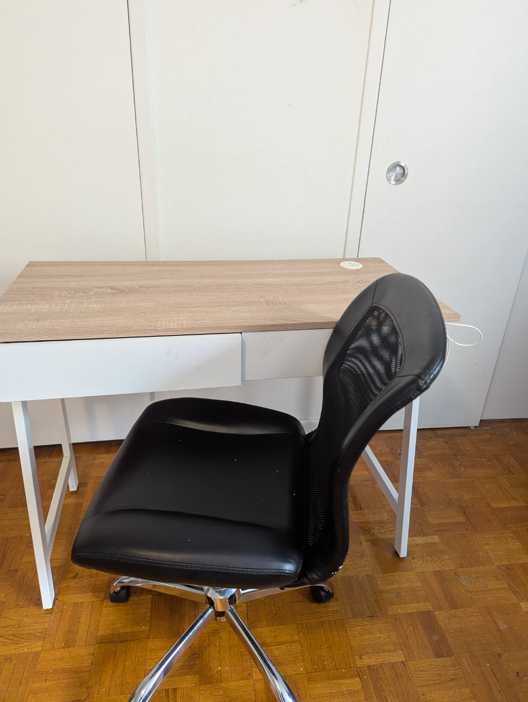 Modern Wooden Desk with Black Office Chair - photo 2
