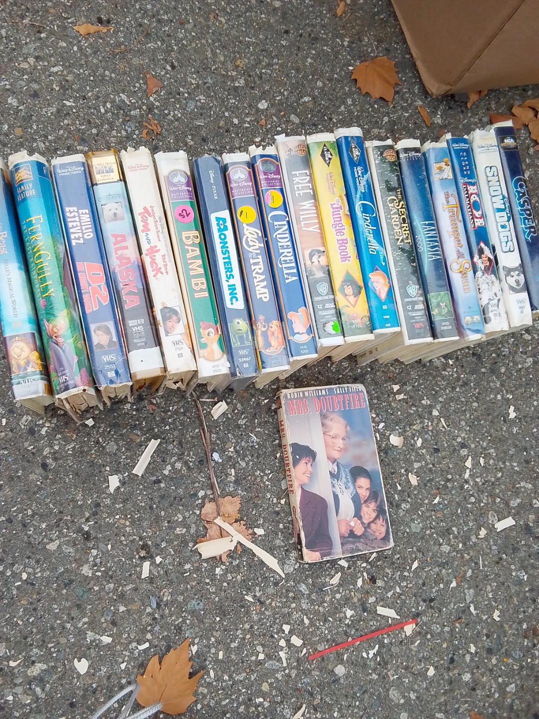 Lot of 16 Assorted VHS Movies