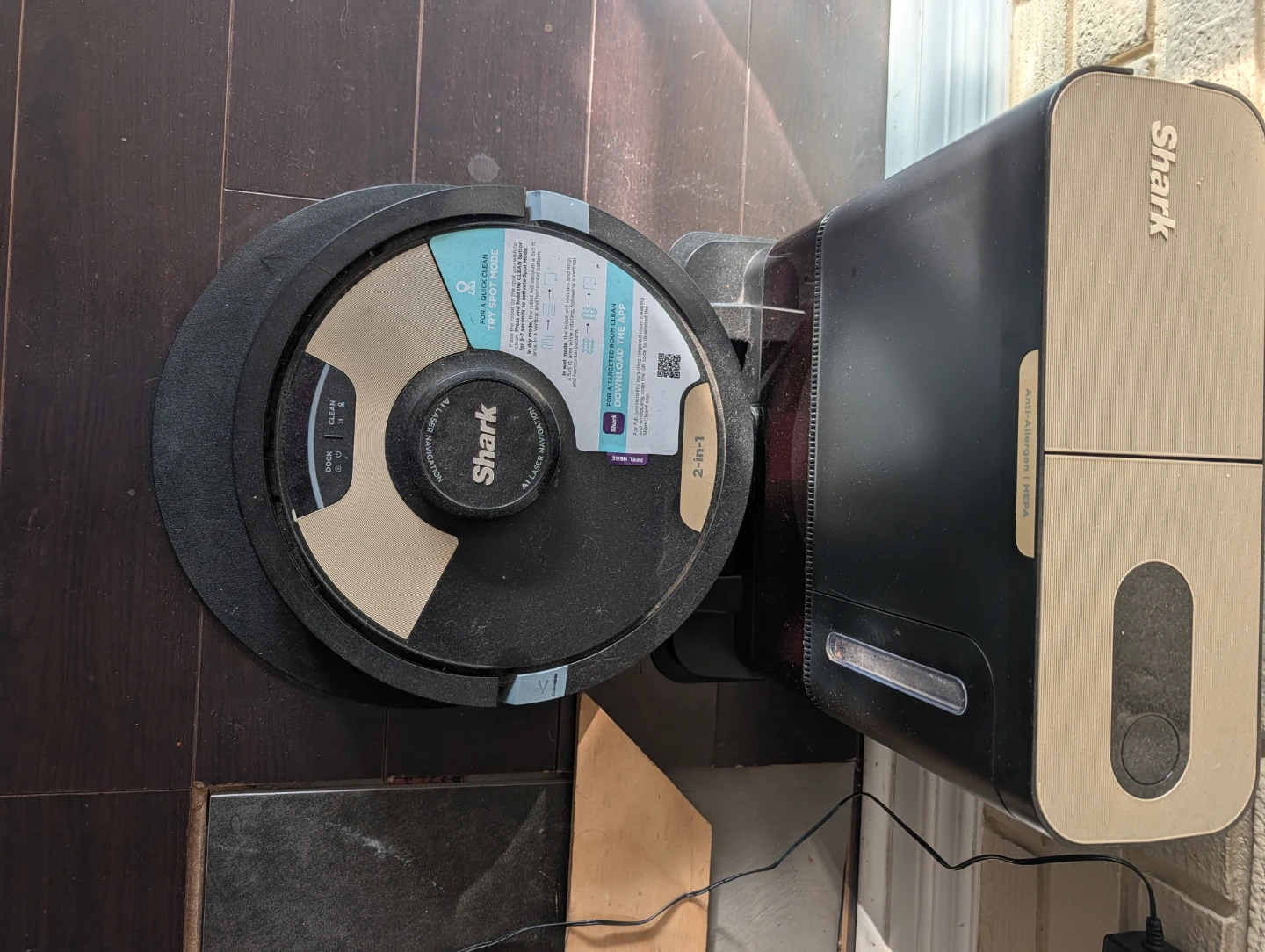 Shark 2-in-1 Robot Vacuum and Mop - photo 2