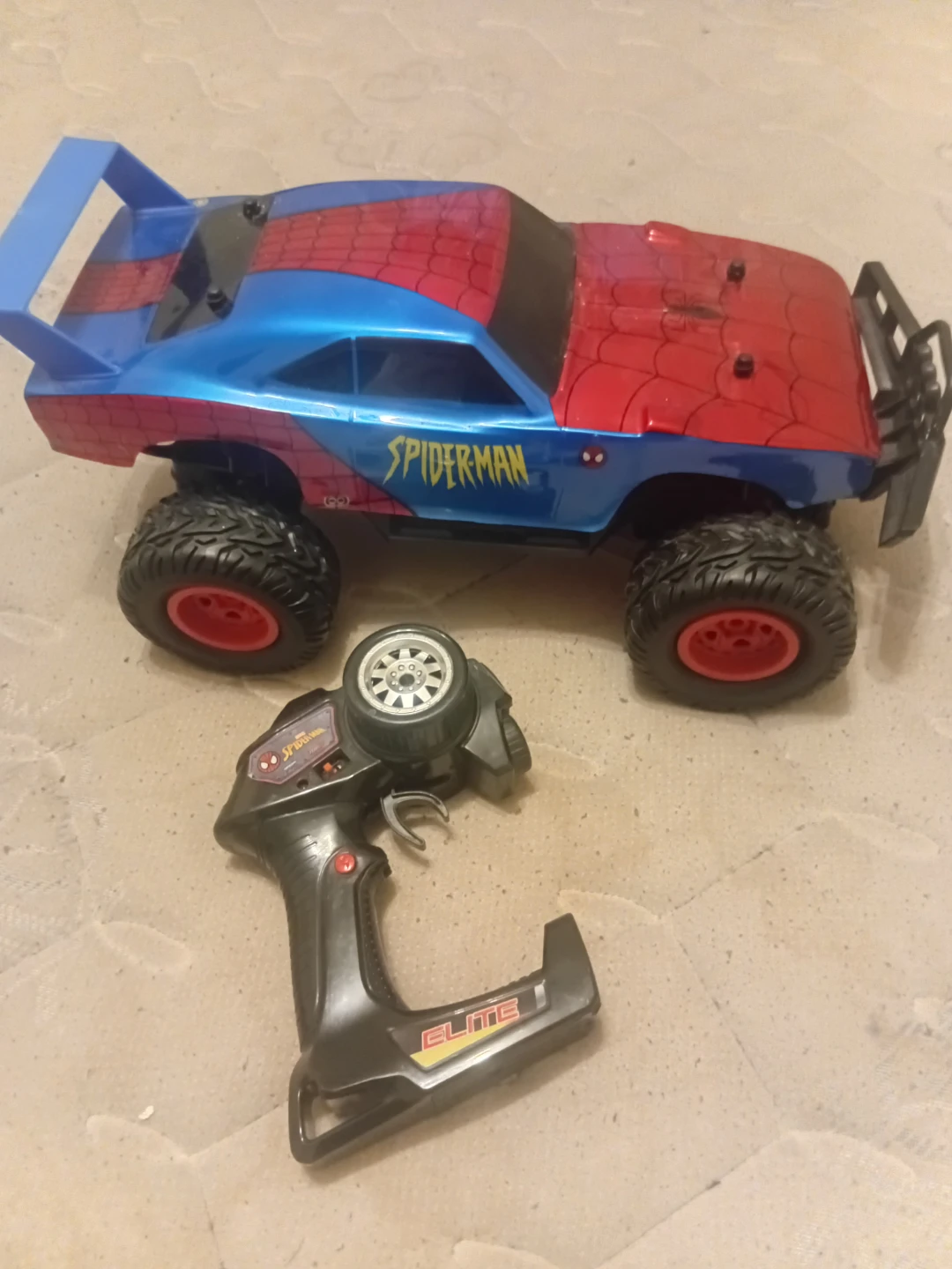 Jada Toys Marvel Spider-Man Remote Control Car