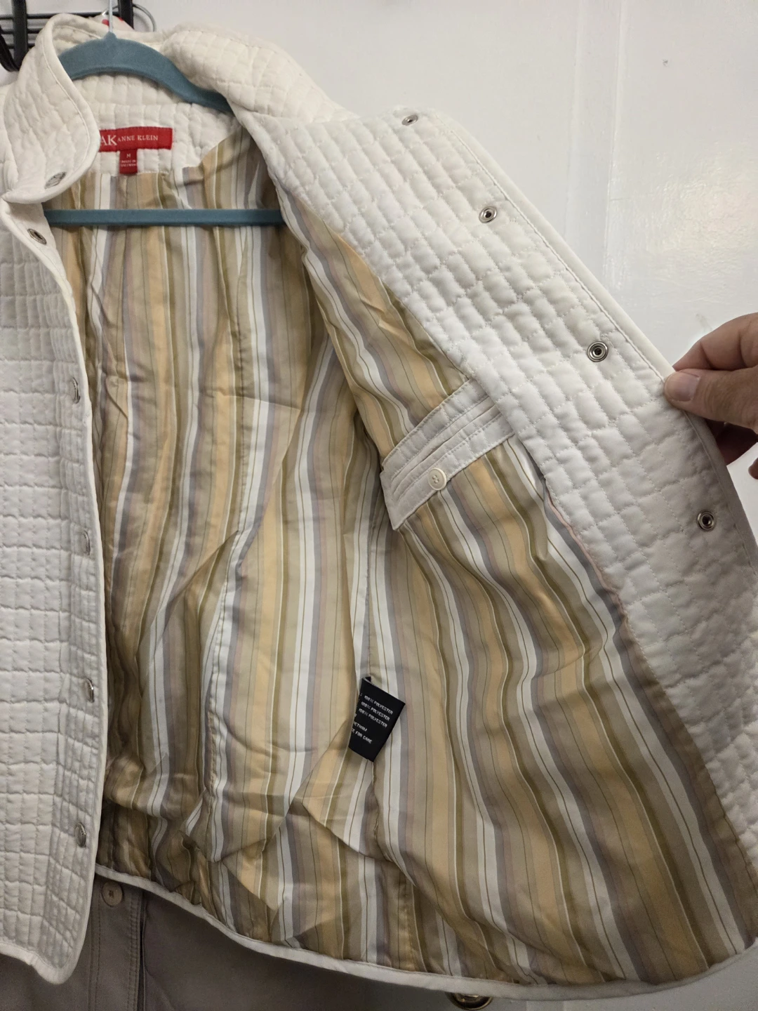 AK by Anne Klein Quilted Lined Jacket in a Women's M - photo 4