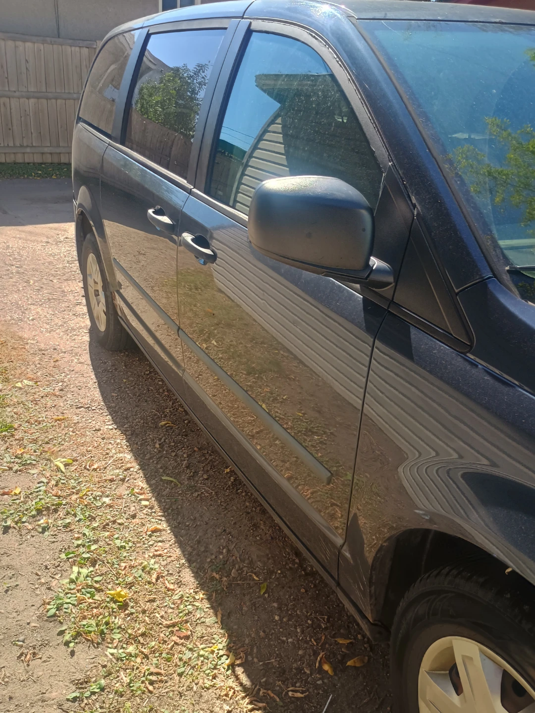 Dodge Grand Caravan dark blue minivan - photo 3