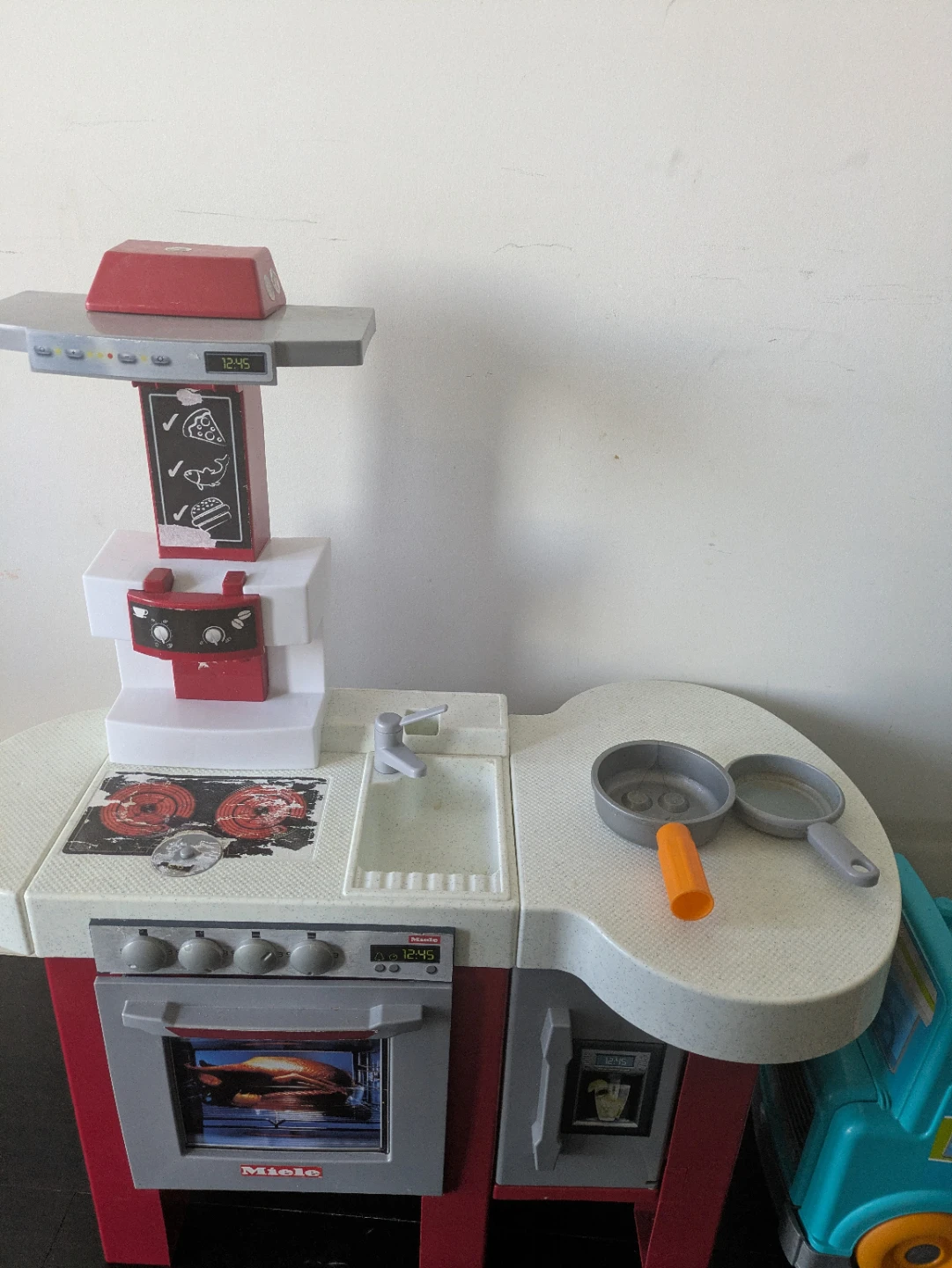 Miele Kids Toy Kitchen and Play Food Truck - photo 3