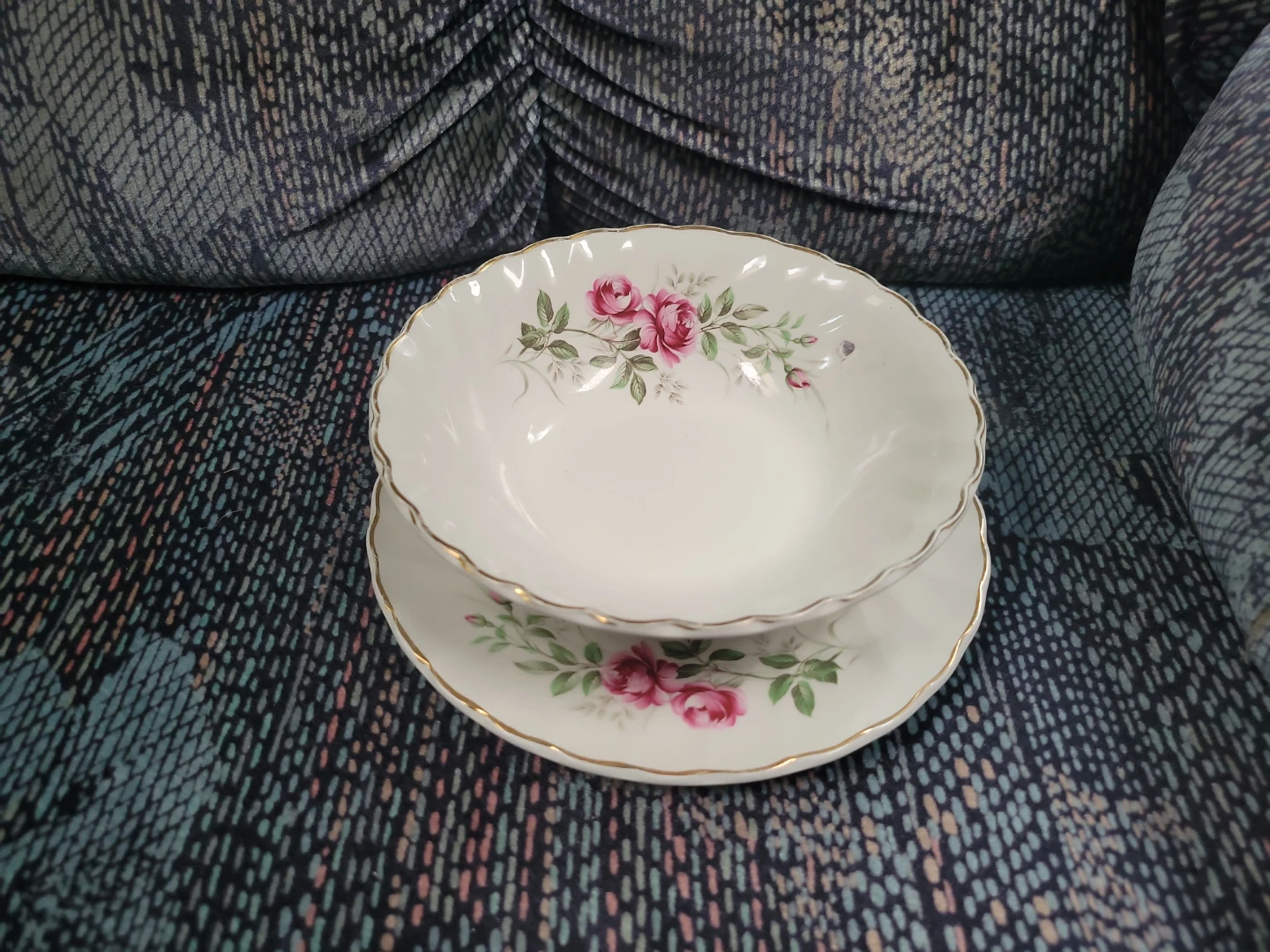 Dessert bowl and cake plate
