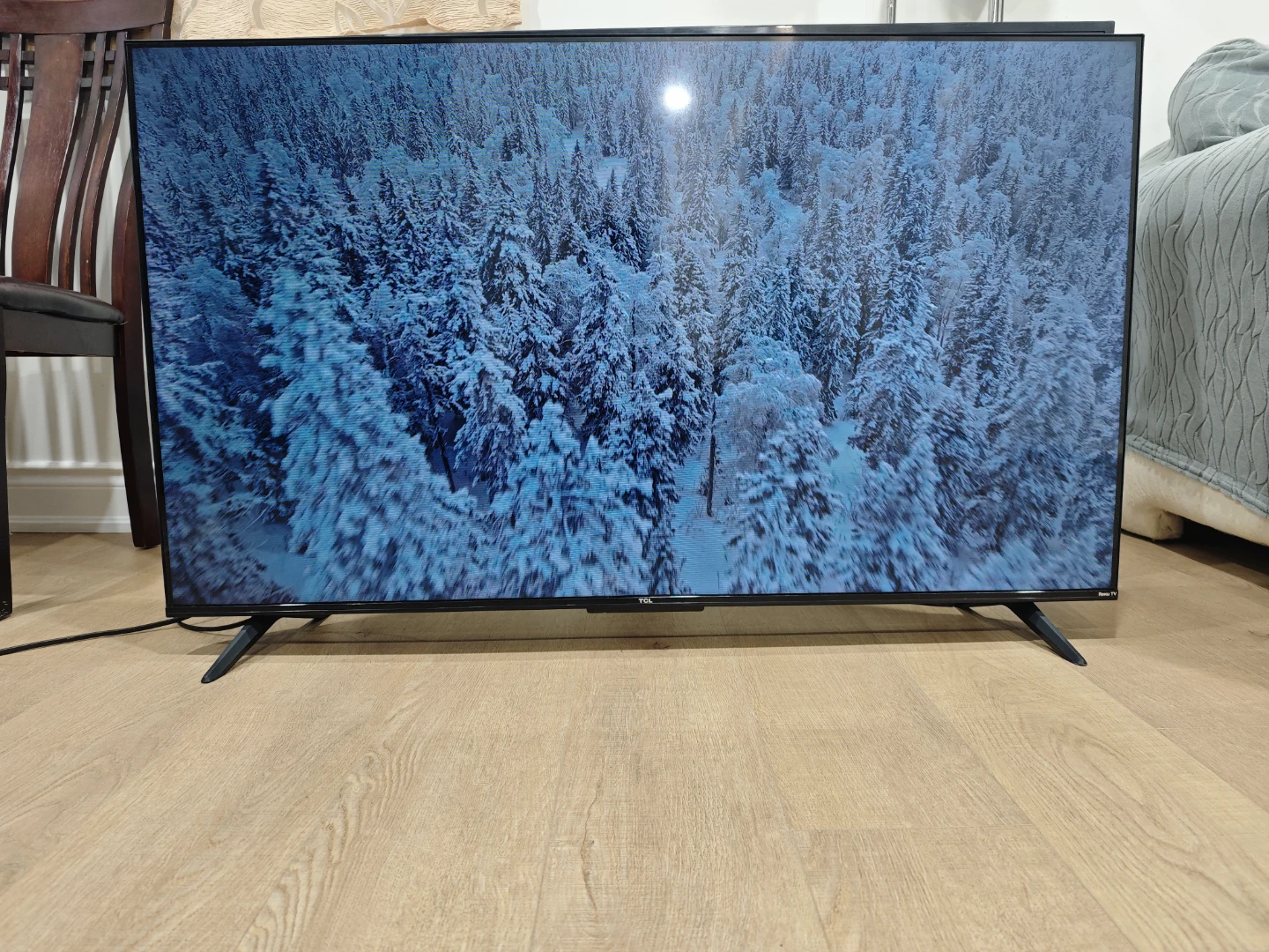 Like New TCL 50-inch 4K UHD Smart Roku TV 50S451-CA - photo 2
