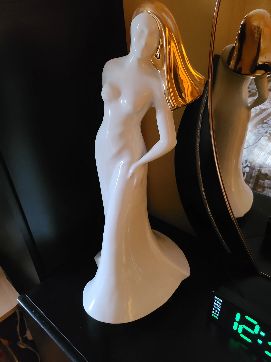 Ceramic Lady Figurine with Gold Accents - photo 5