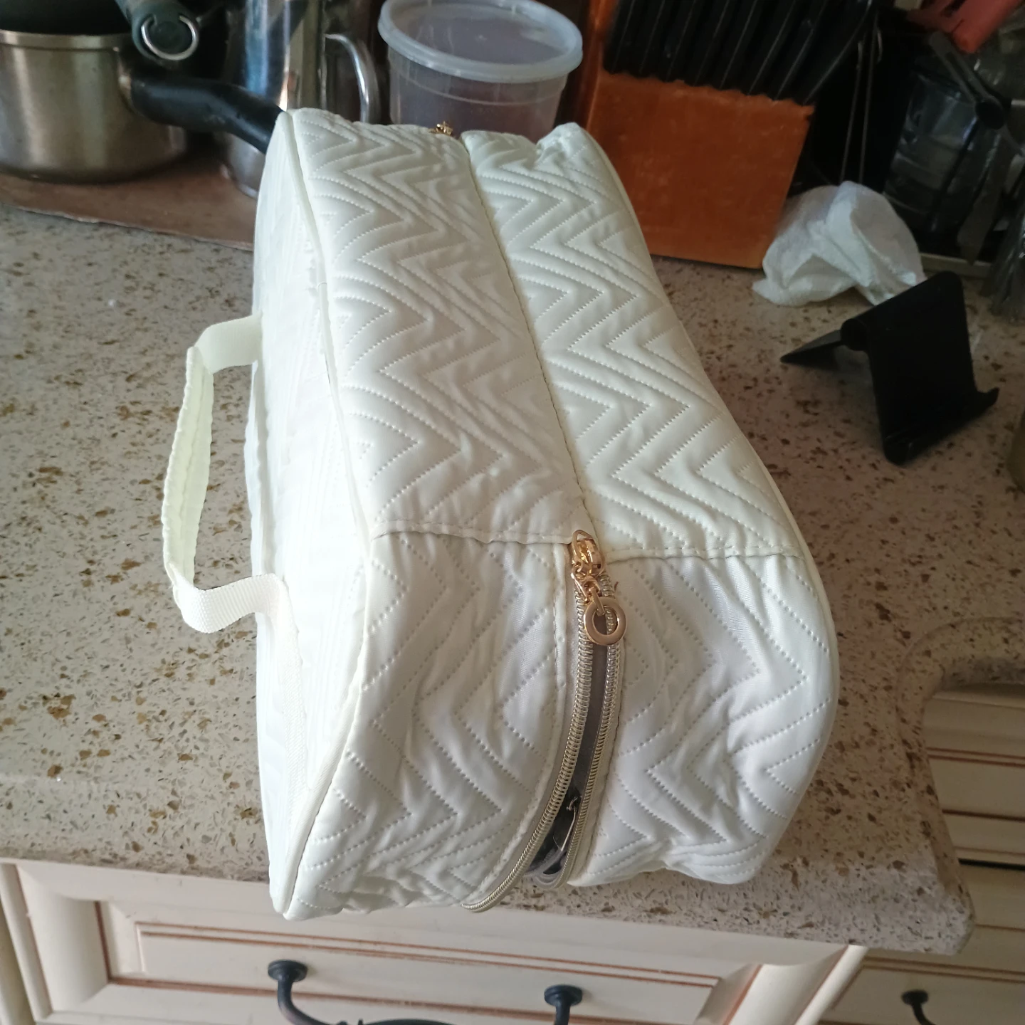 Quilted White Makeup Travel Organizer Case - photo 4