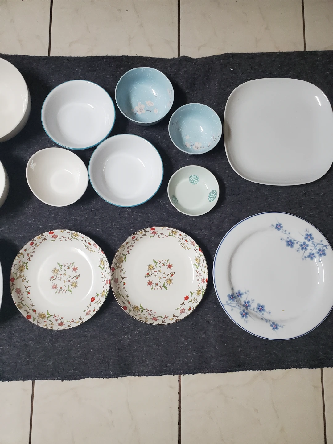 Assorted Dinnerware Set - Bowls and Plates - photo 3
