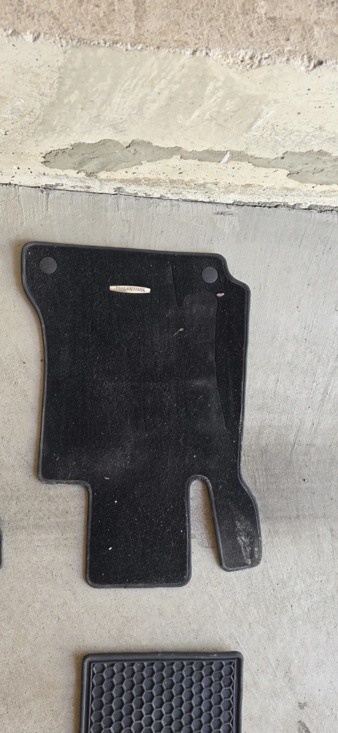 Mercedes-Benz Floor Mat Set for C class  2009-2015 - photo 3