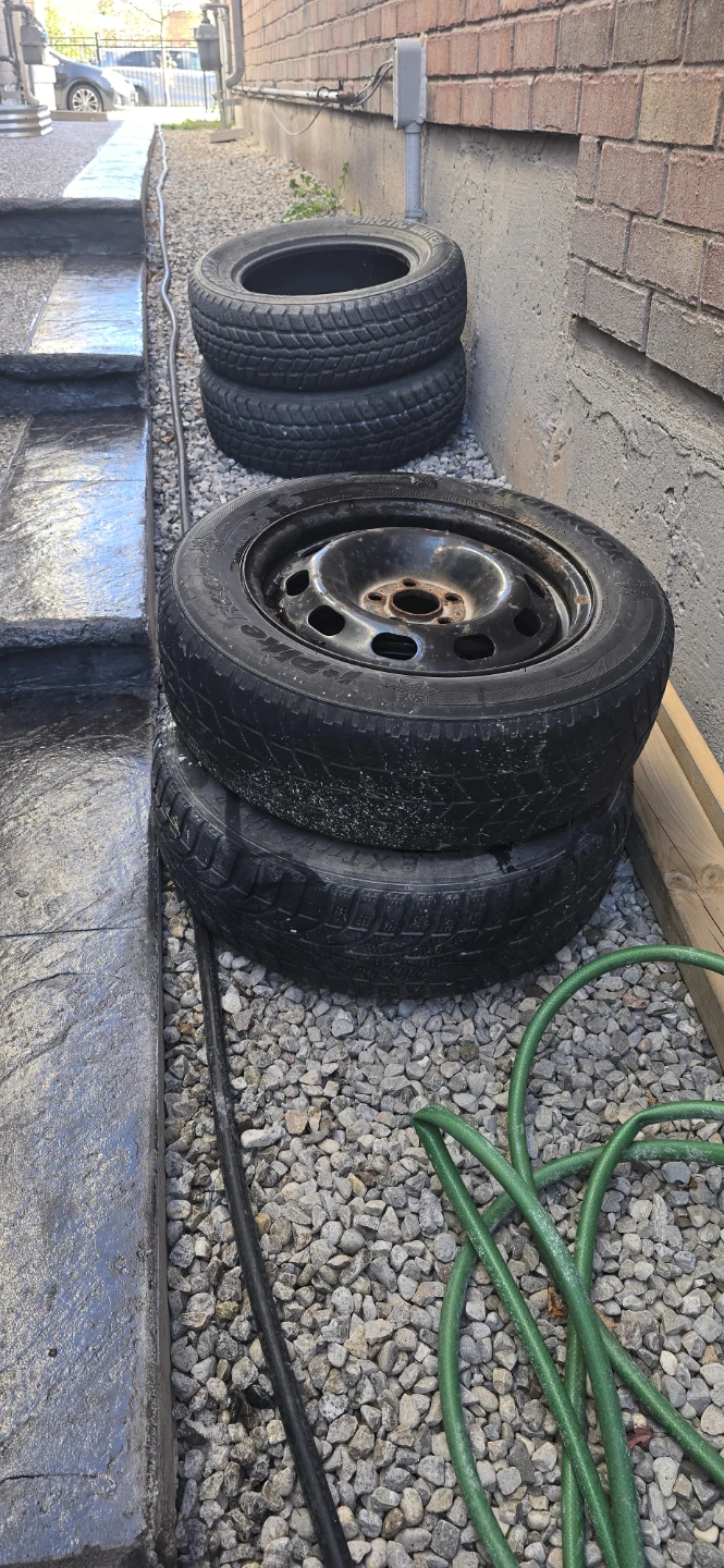 Set of 4 Hankook Winter Tires on Rims