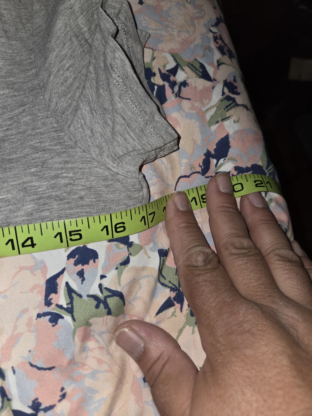 H& M Divided Basic Tee in a Women's M - photo 5