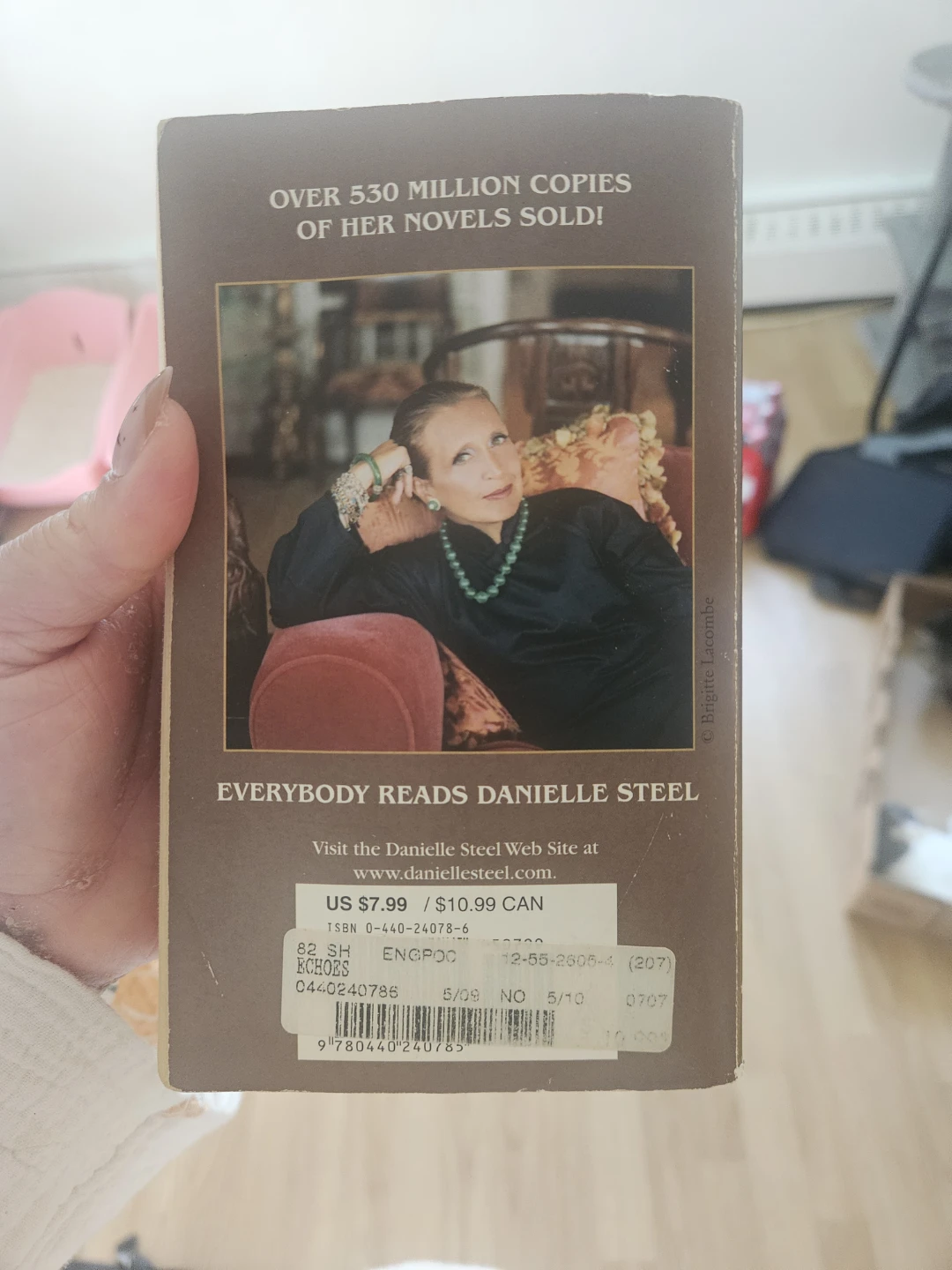 Echoes by Danielle Steel Paperback Book - photo 2