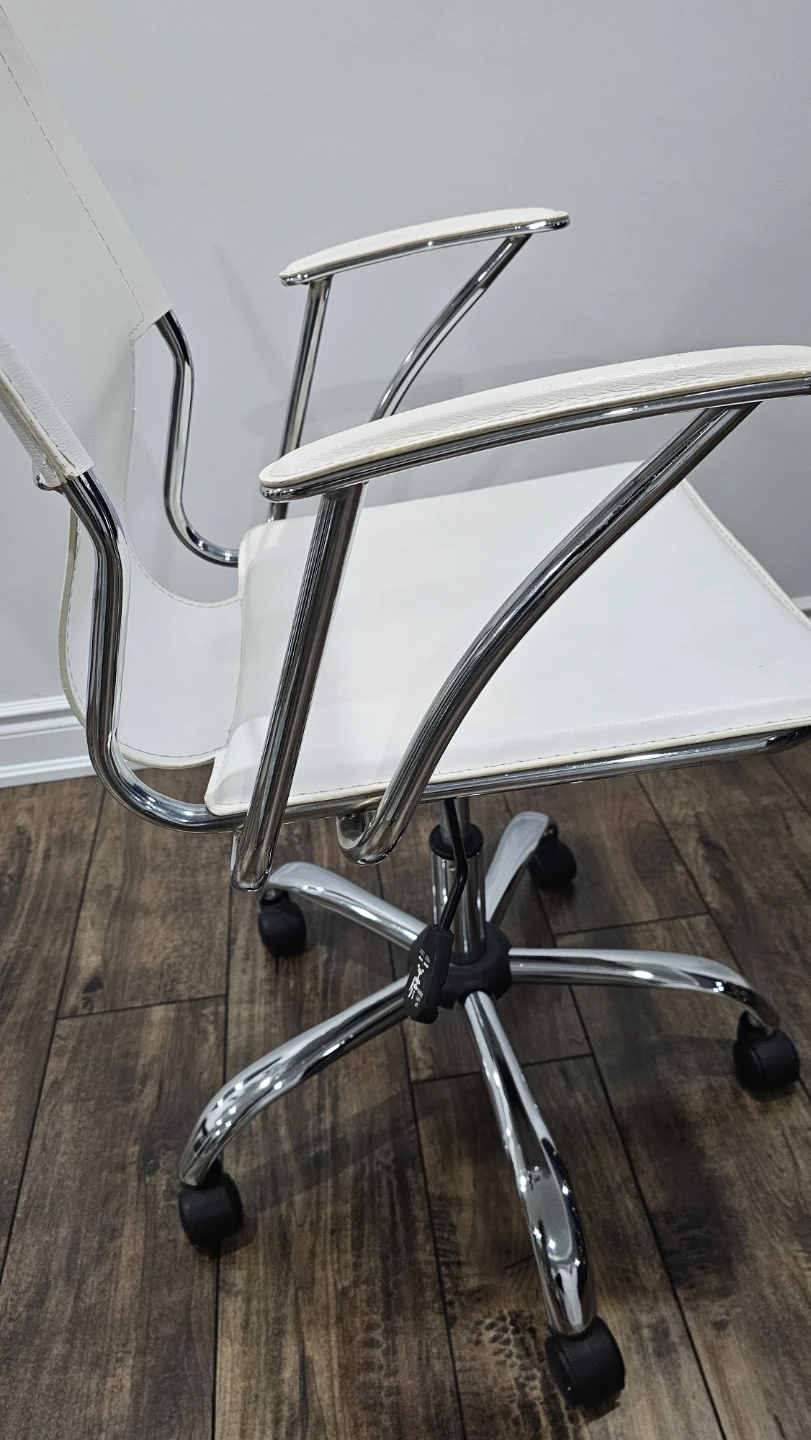 White leather office desk chair - photo 4